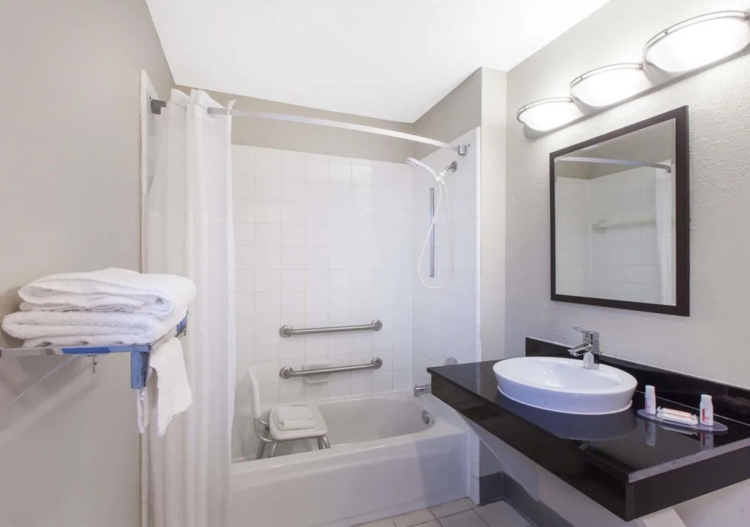 Days Inn by Wyndham Ennis