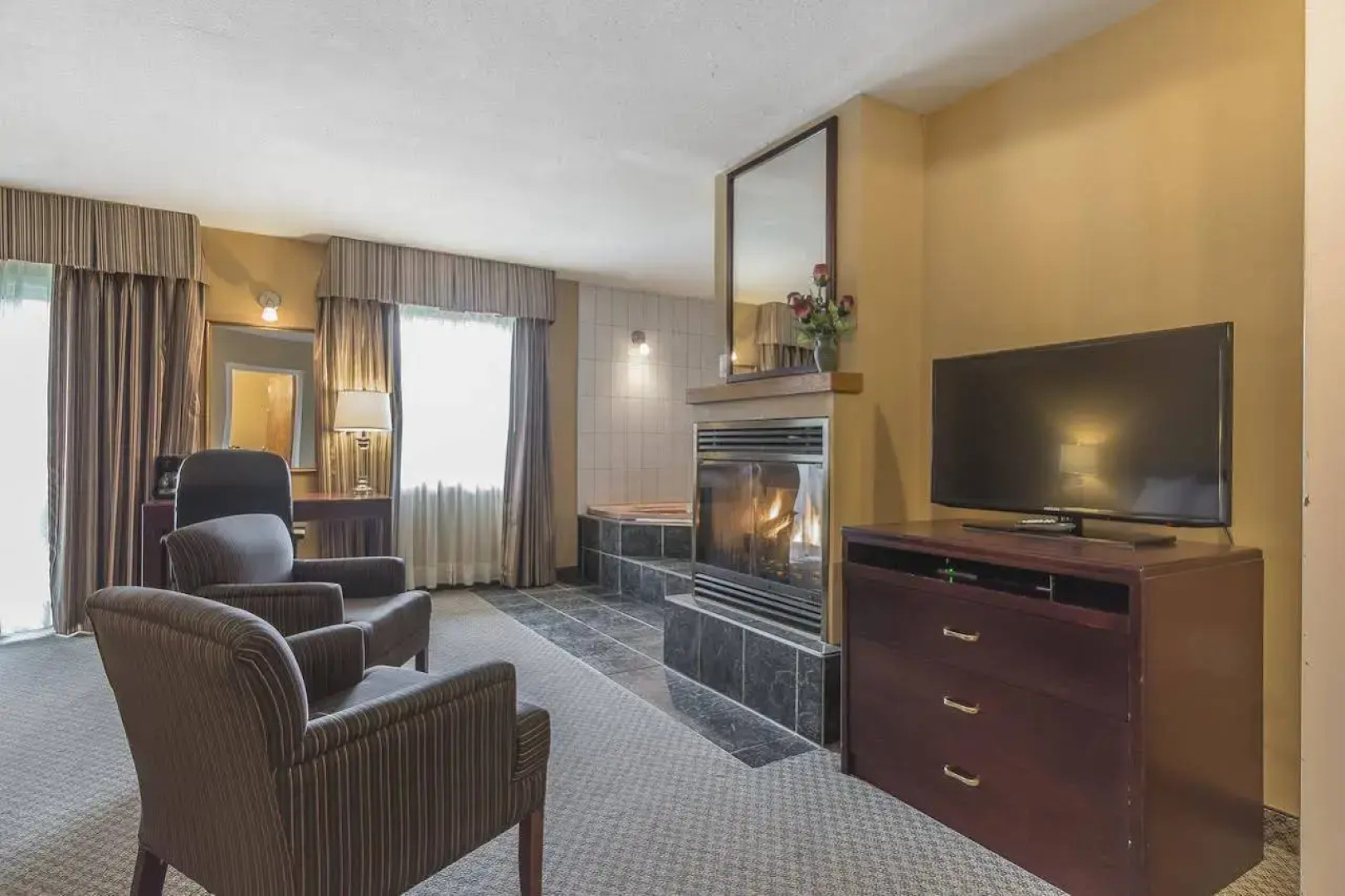 Jolly Roger Inn & Resort