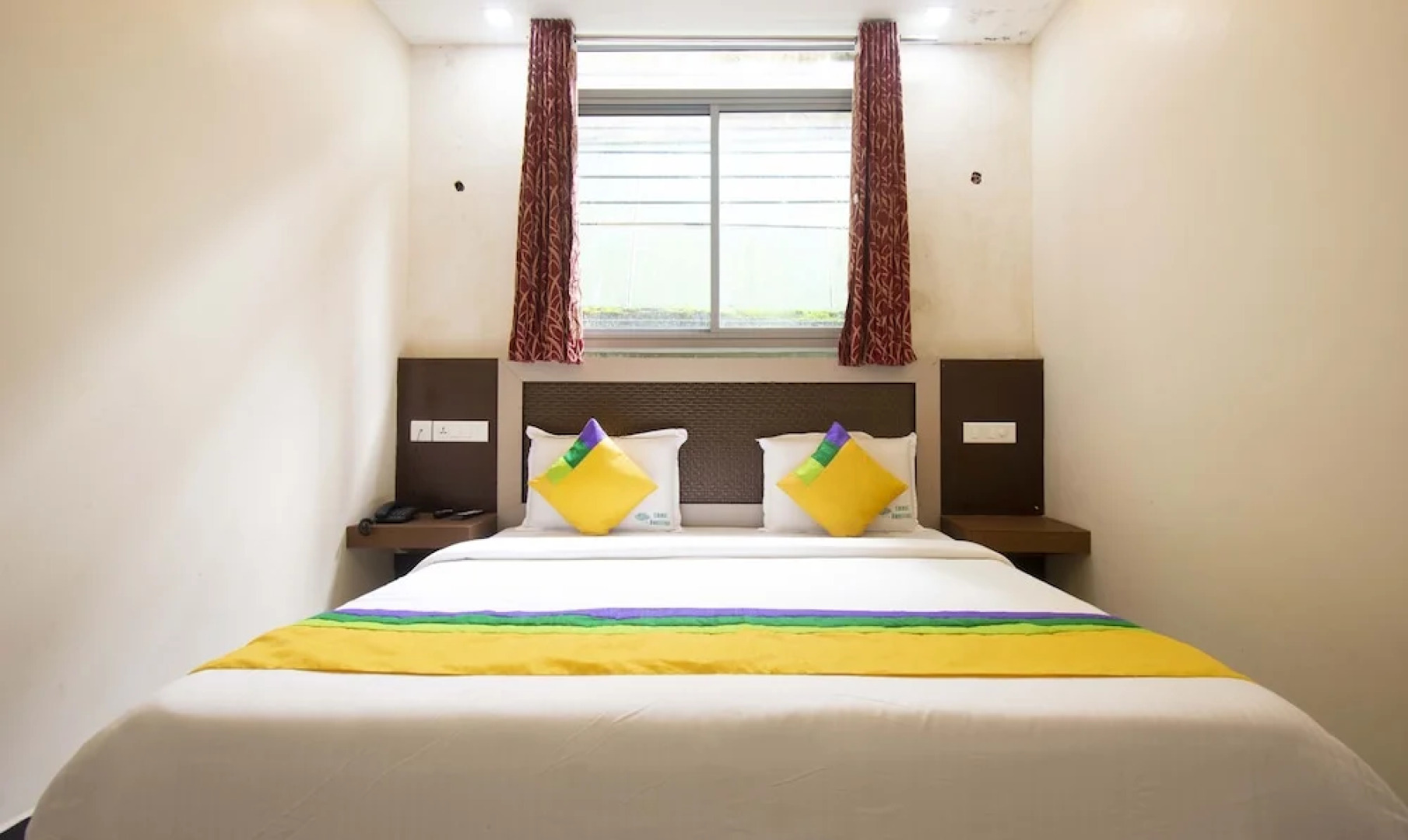 Treebo Trip Lumino Rainbow