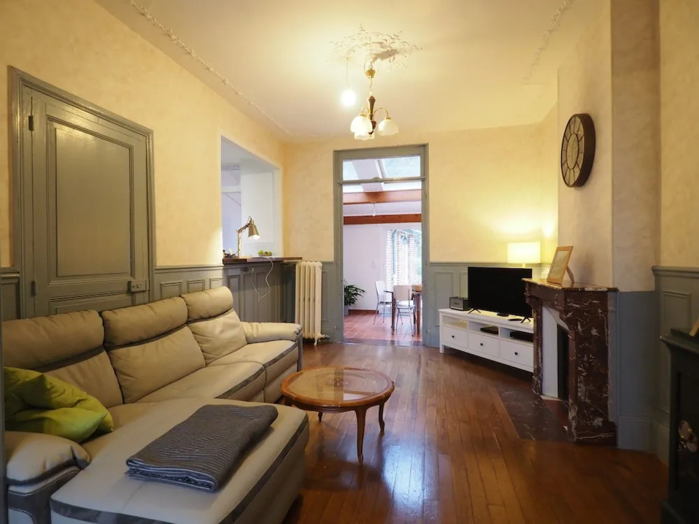 Elegant Bourgeoise Style House