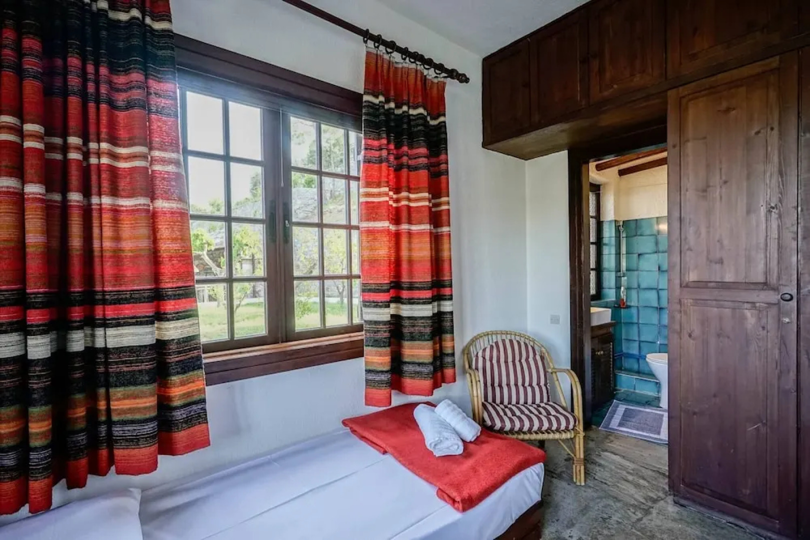 Sonia Rustic Mansion - 5bd 30 Sec Walk T