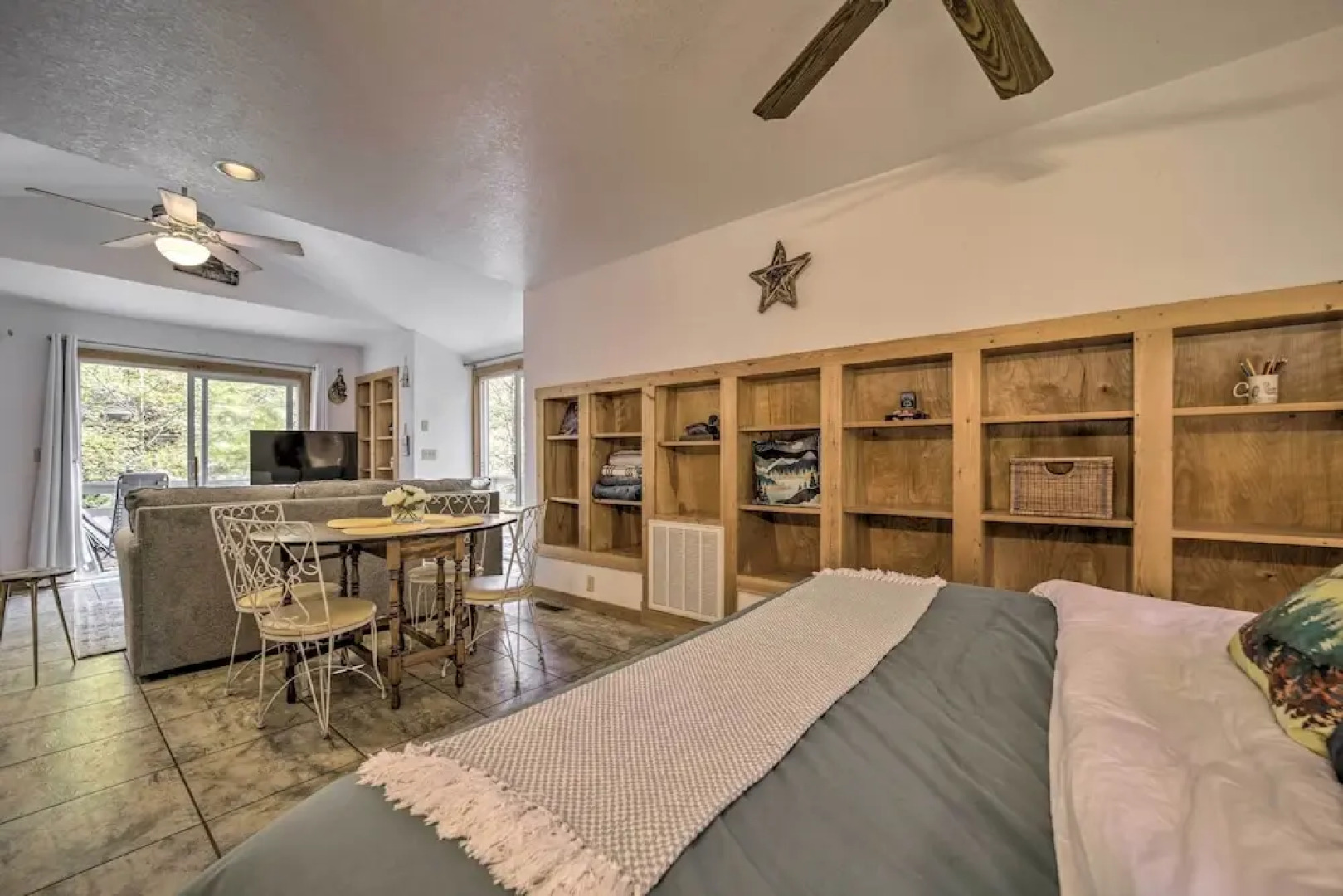 Sky Loft Bryson Studio: 1 Mi From Fontana Lake!