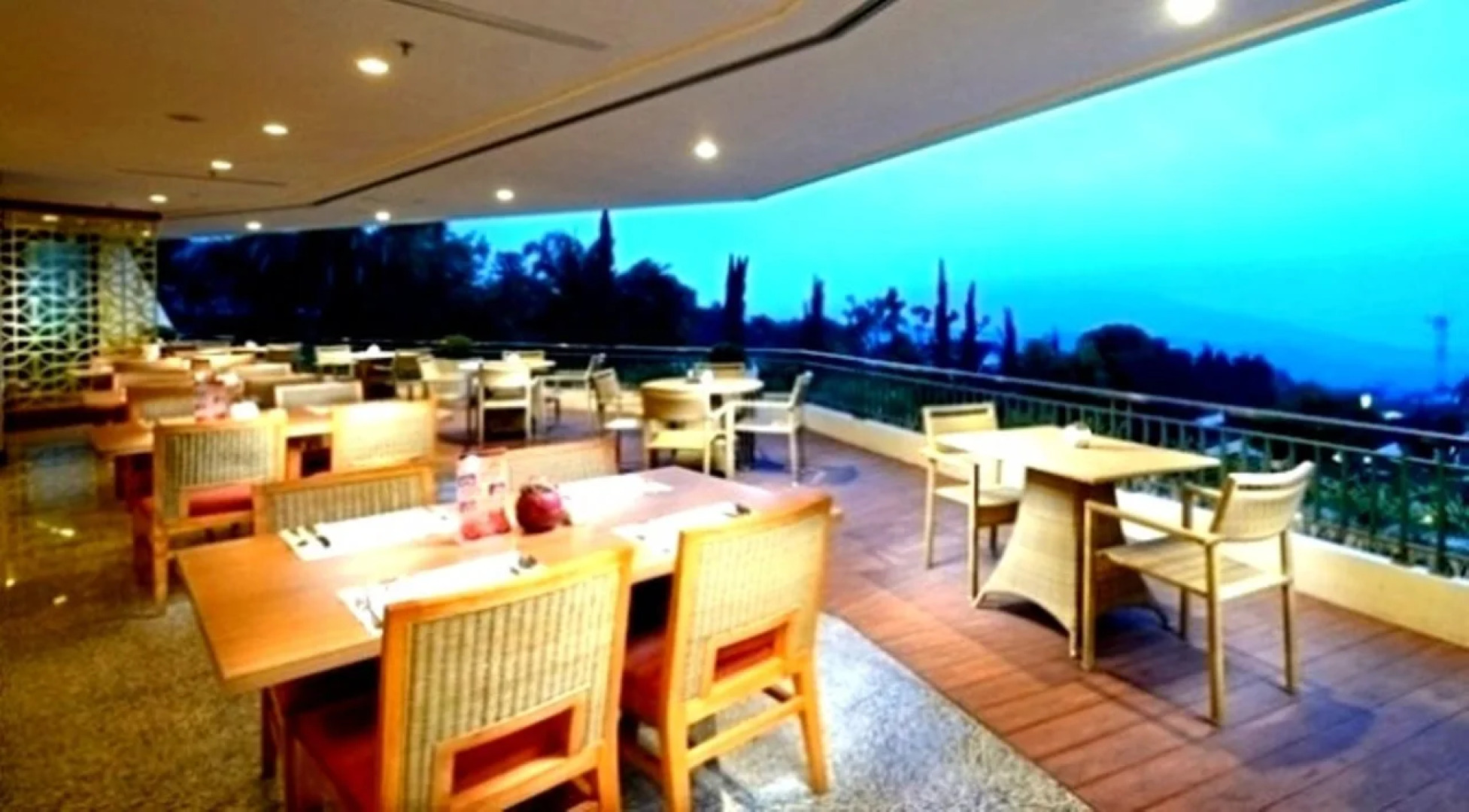 Surya Hotel & Cottages