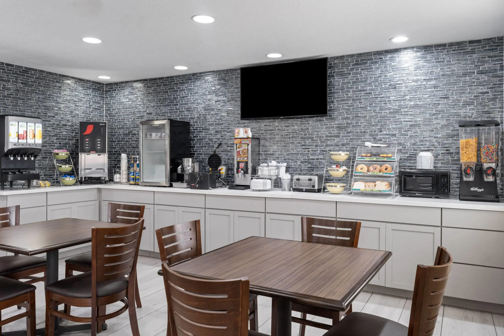 Travelodge by Wyndham Fargo West Acres