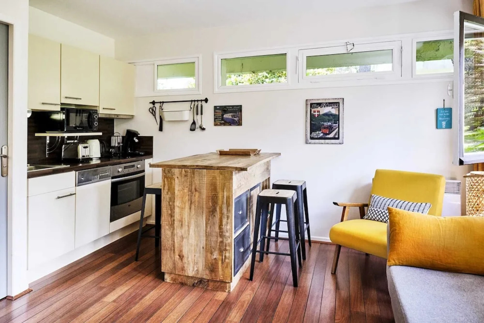 Cabana beach Golf and Pool by GuestReady