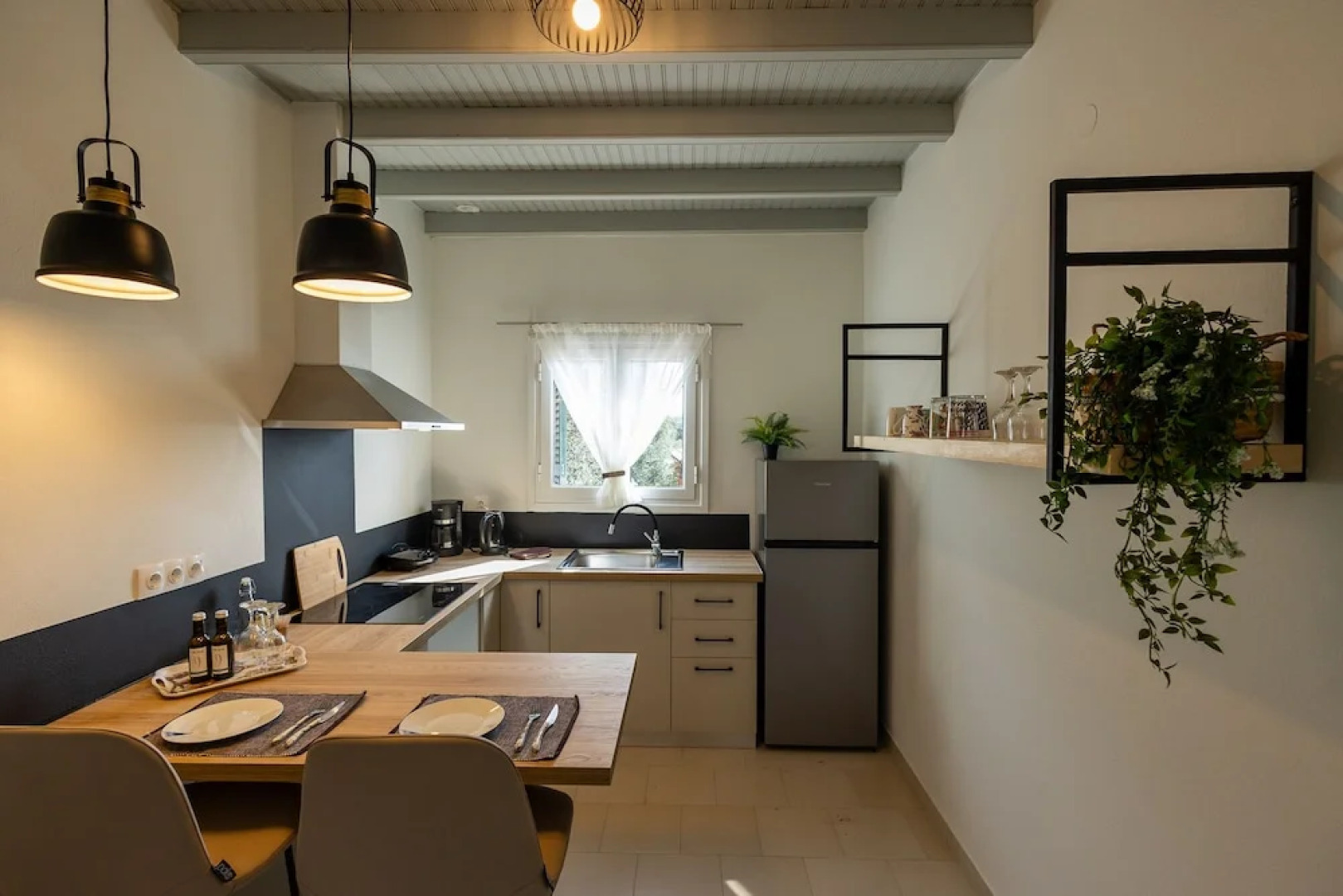 Vallia's Seaview & Stylish Apartments by Konnect, Nisaki