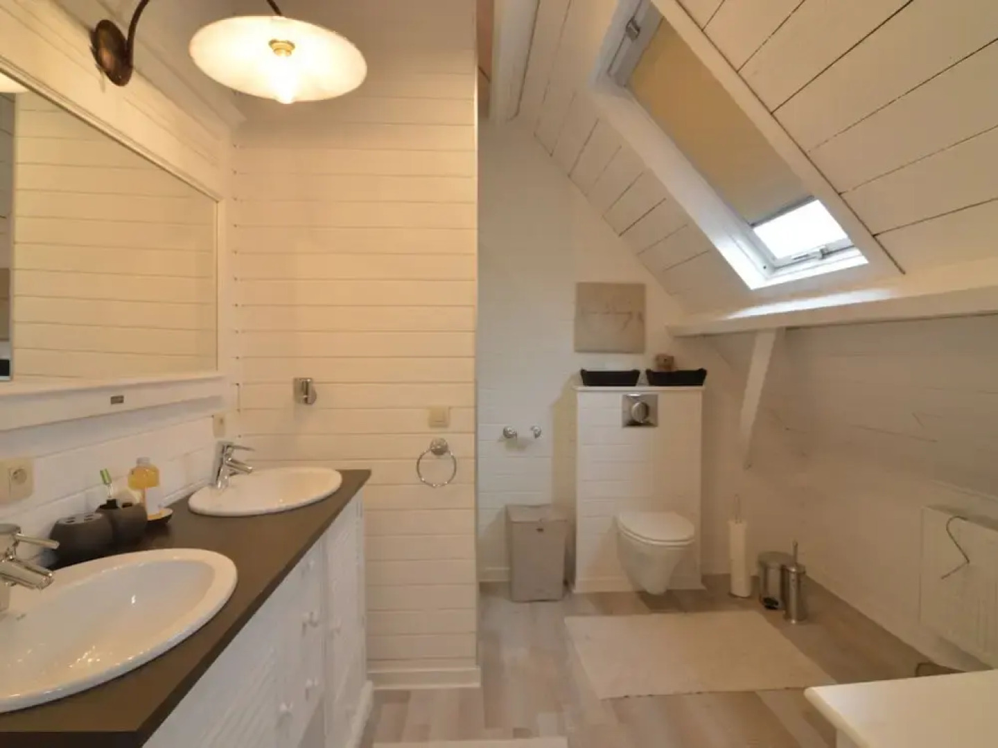 Pleasant Holiday Home in West Flanders with Enclosed Garden & Hot Tub