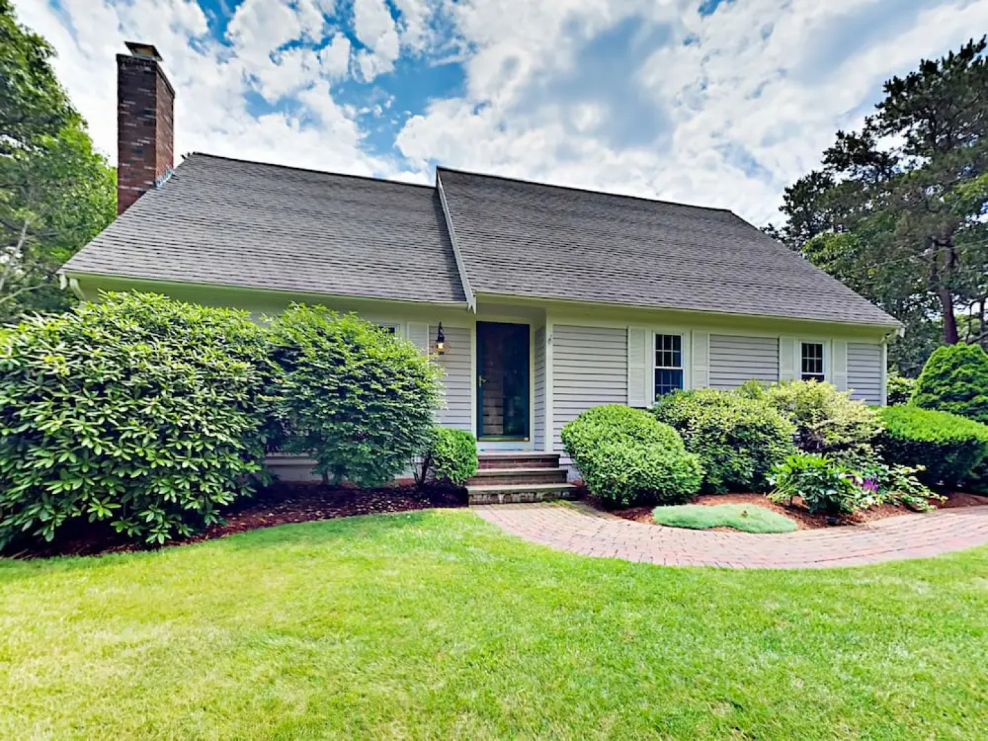 Countryside Home 4 Bedrooms 2 Bathrooms Home