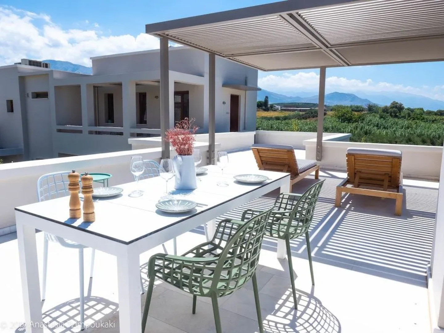 Mikro Livadi Special Lodges