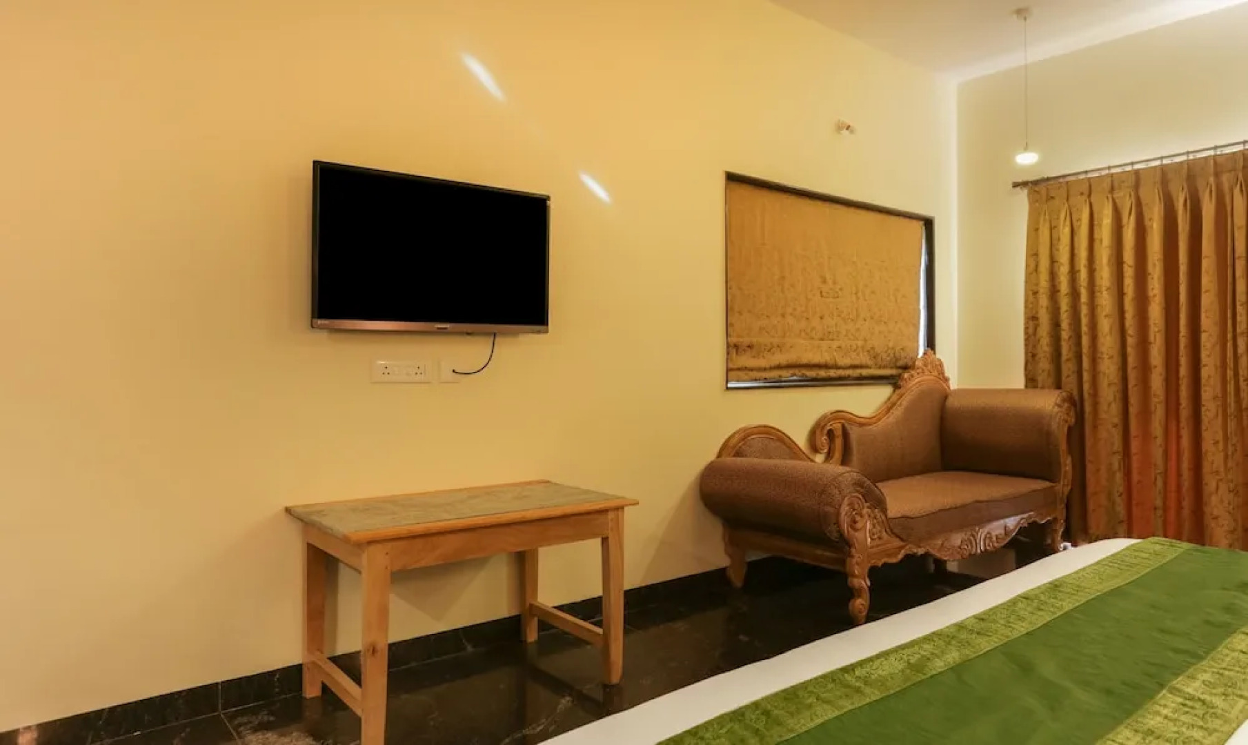 Treebo Aarya Boulevard