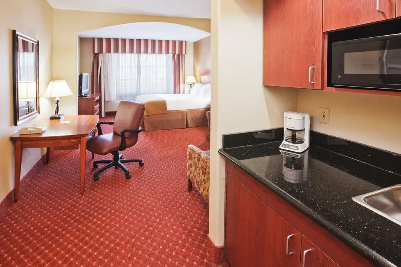 Oyo Townhouse Oklahoma City Airport