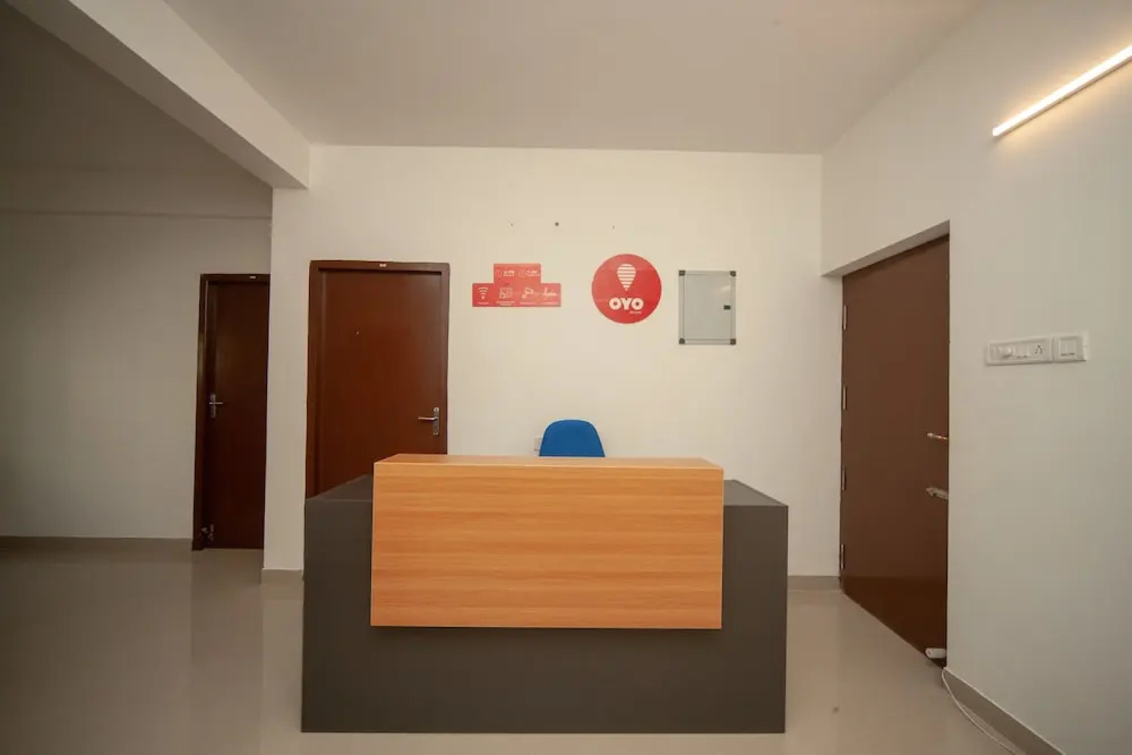 OYO 24052 Flagship Covelong Residency