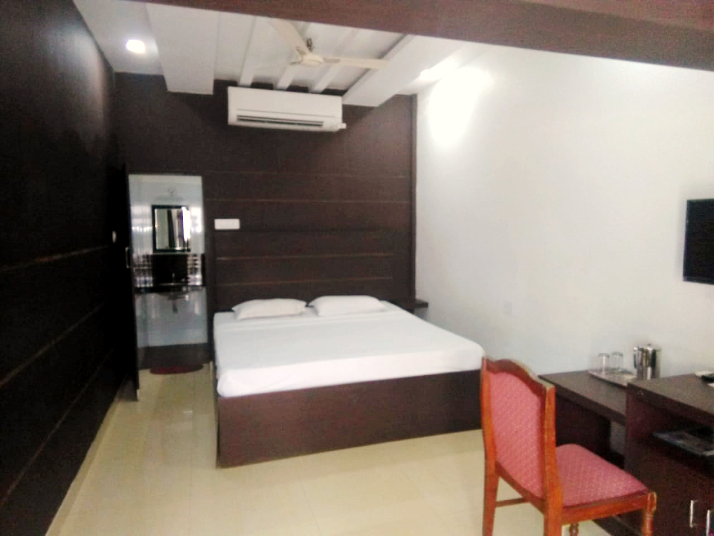 Clafouti Beach Resort