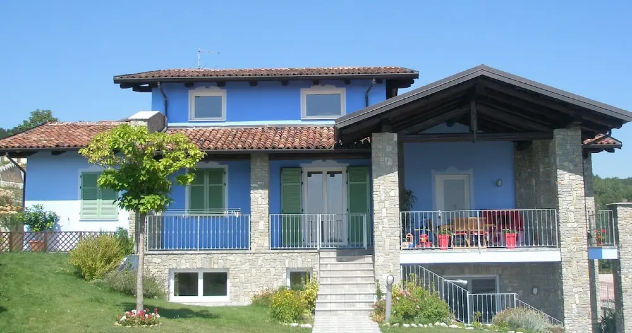 La Casa Blu Apartment in Villa With Exclusive use of the new Pool Garden, Unesco