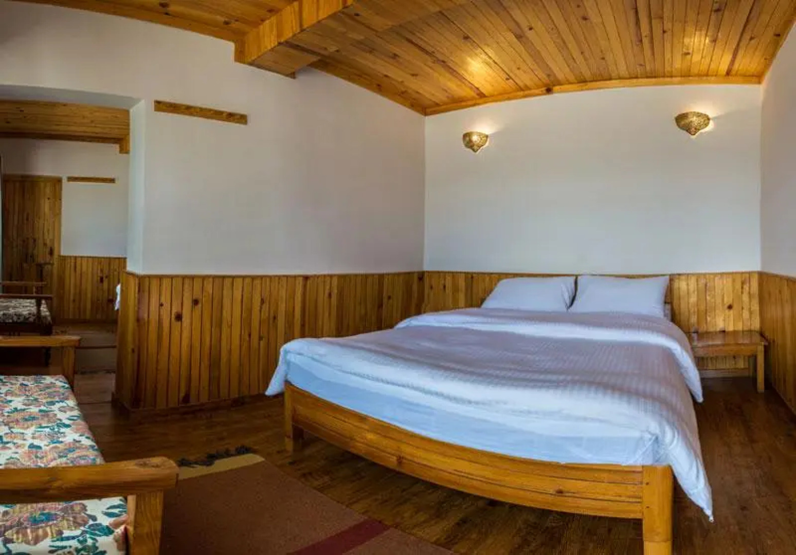 Kasar Rainbow Yoga Retreat