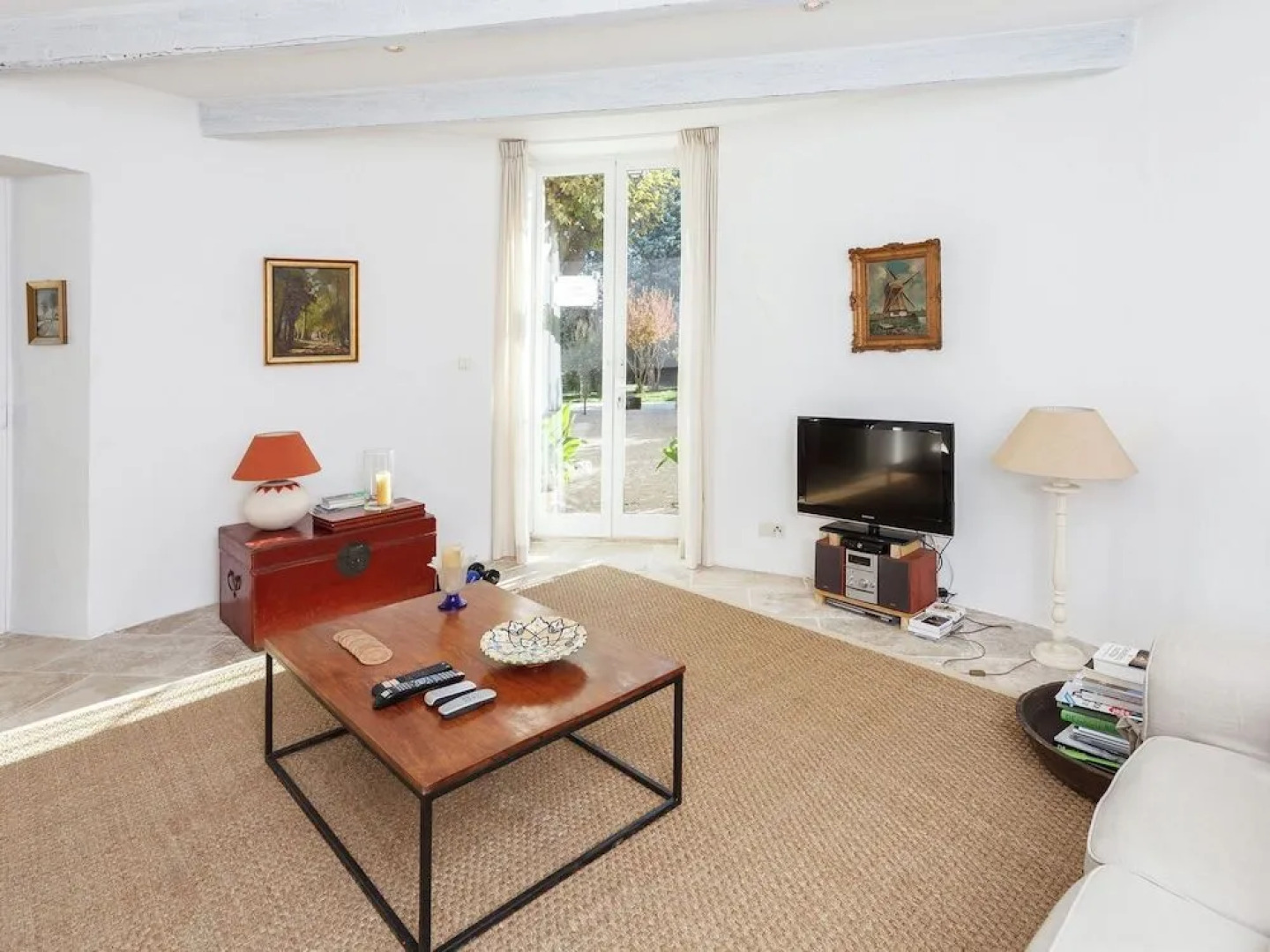 Spacious Castle in Jonquières With Swimming Pool