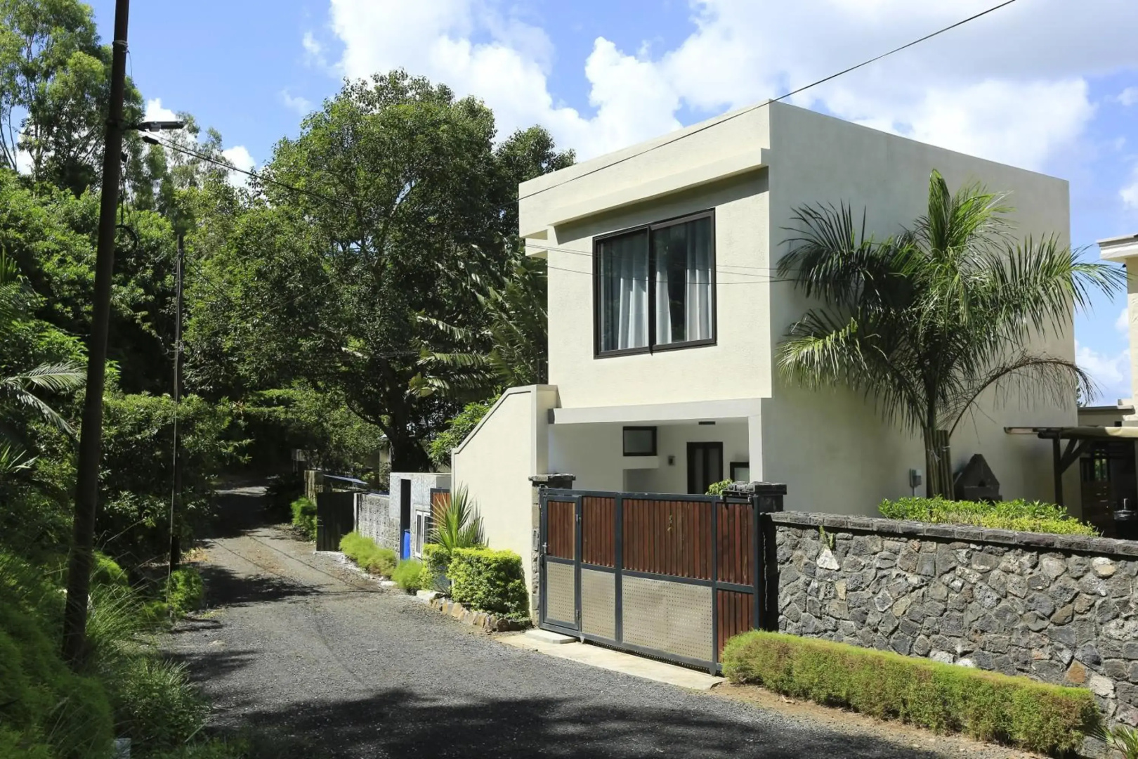 Studio with city view furnished terrace and wifi at Moka