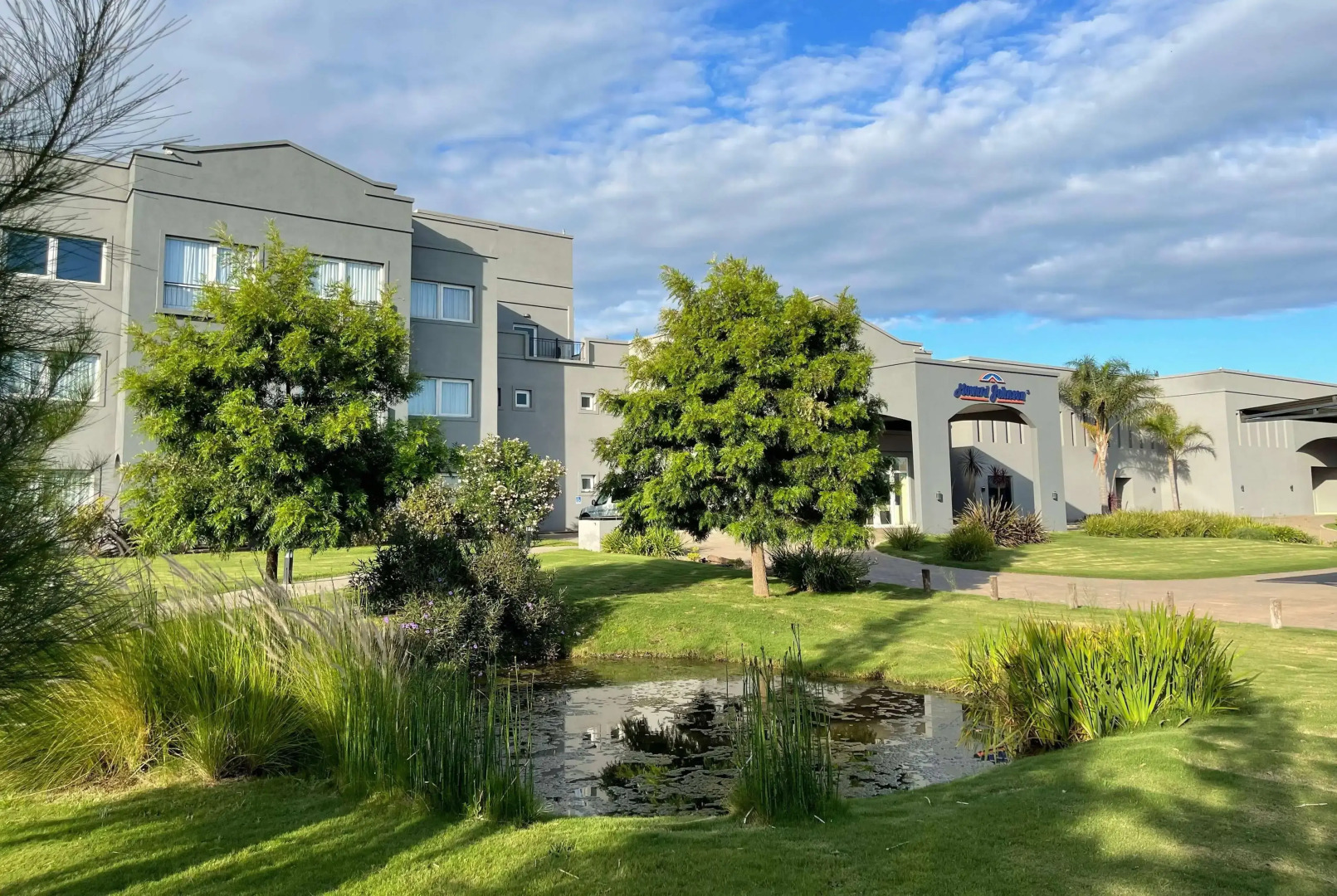 Howard Johnson Funes