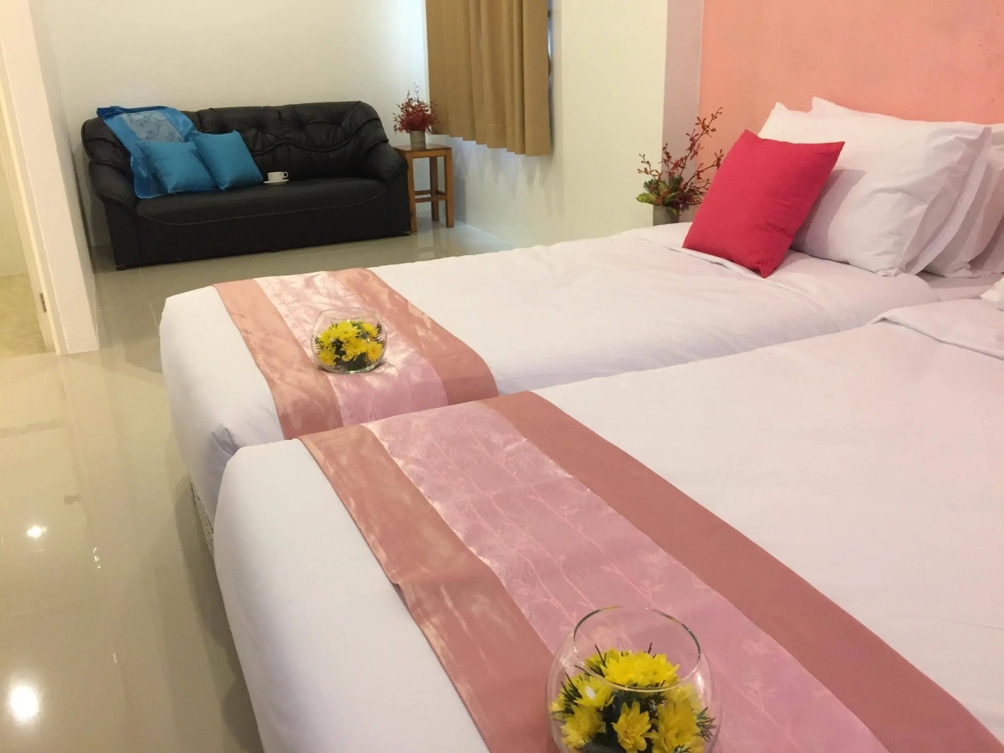 The Royhanna Beach House