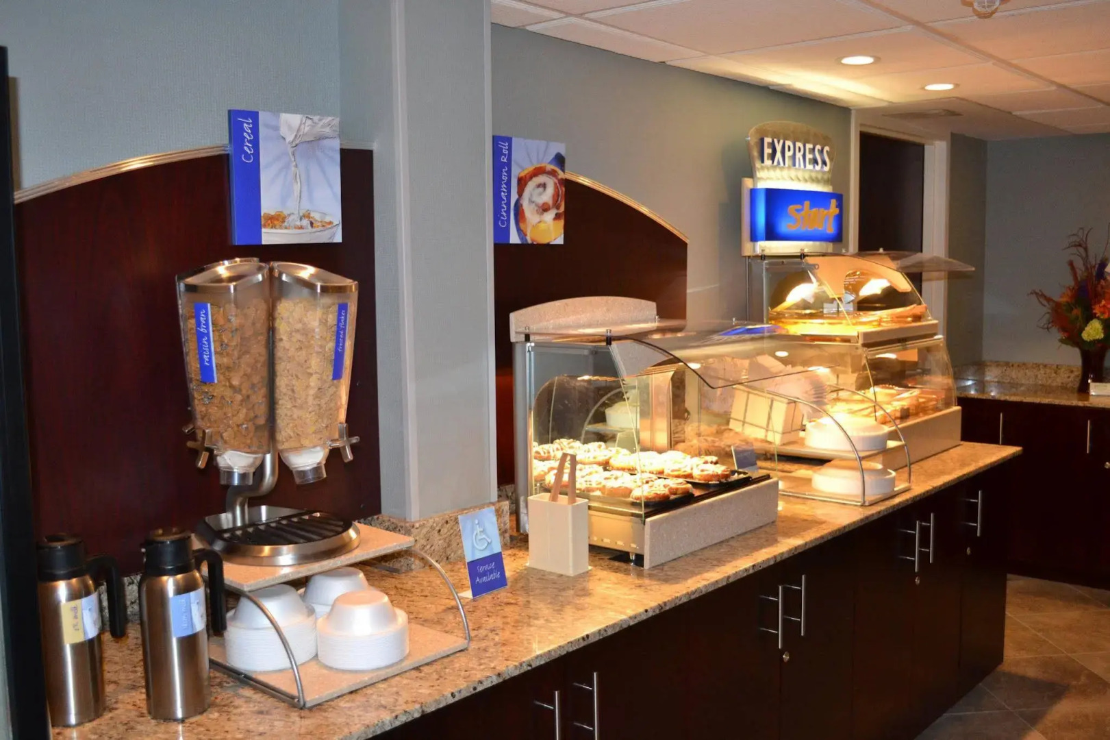 Holiday Inn Express & Suites Merrimack by IHG