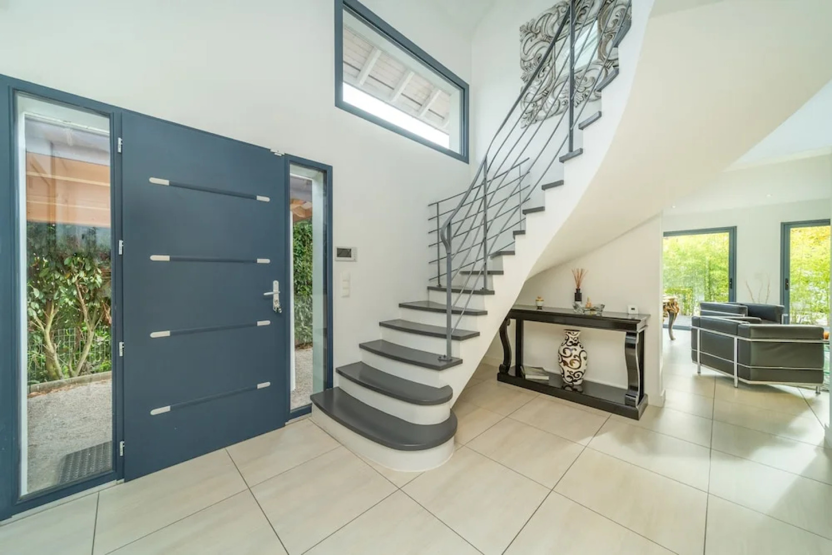 Dream 5BD Villa for Families Geneva 14KM