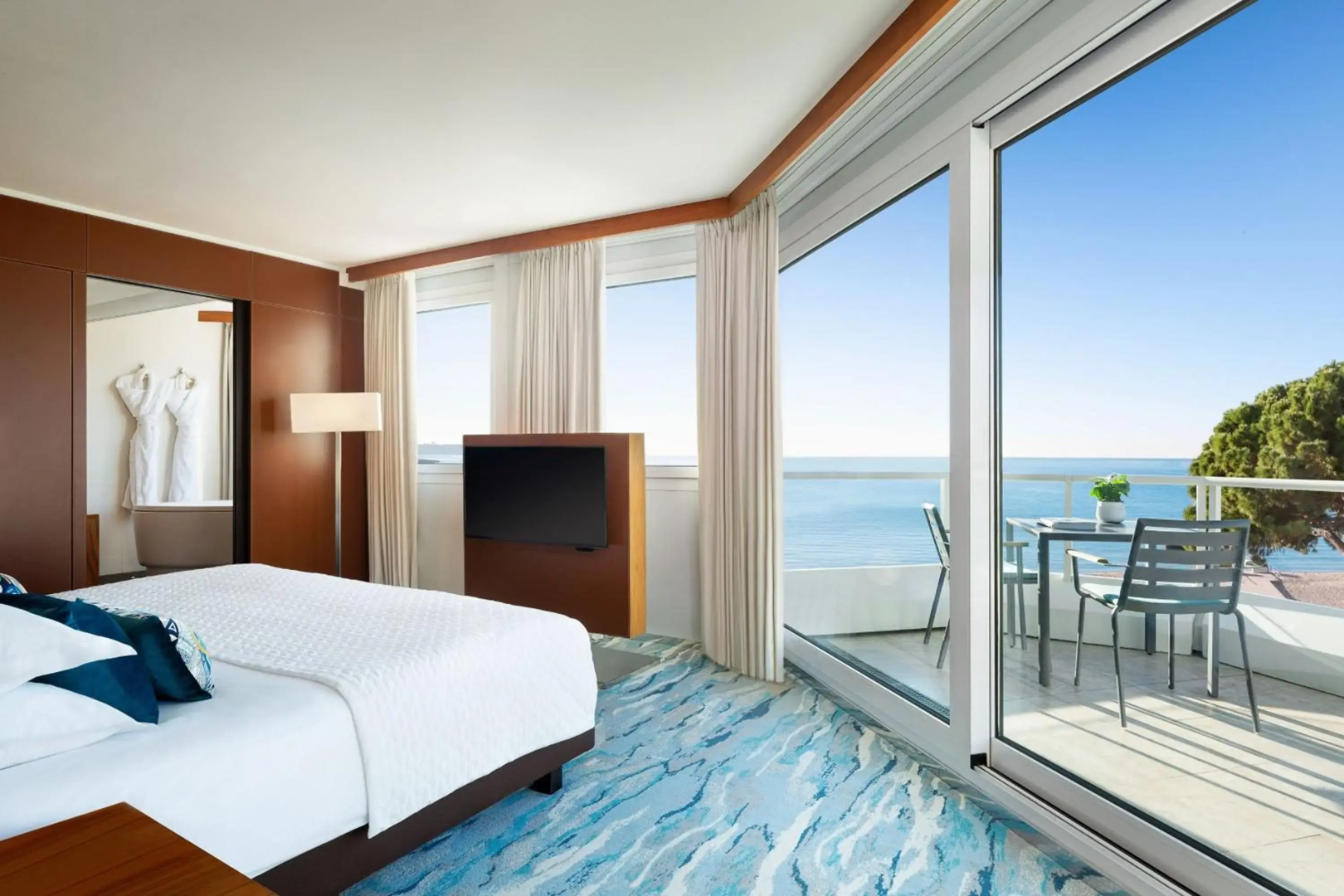 Отель JW Marriott Cannes