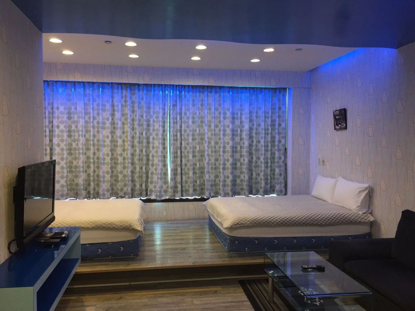 85 Night View Inn