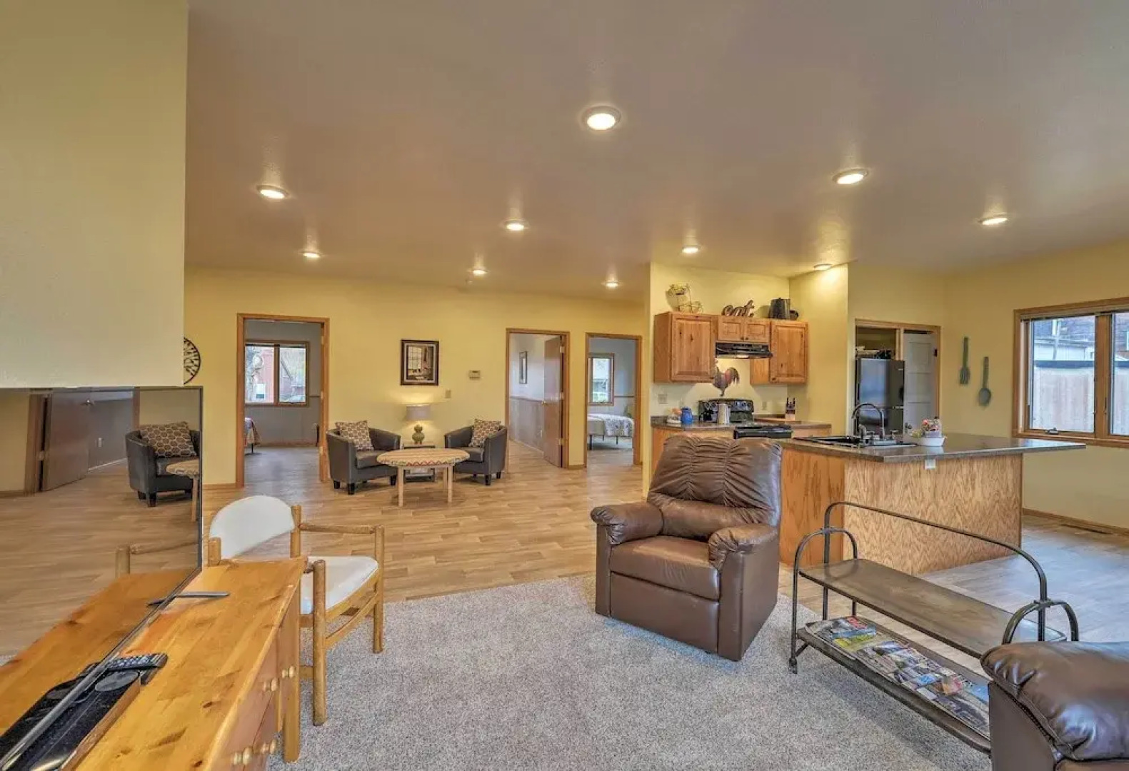 Spacious Home 10 Minutes to Ten Sleep Canyon!