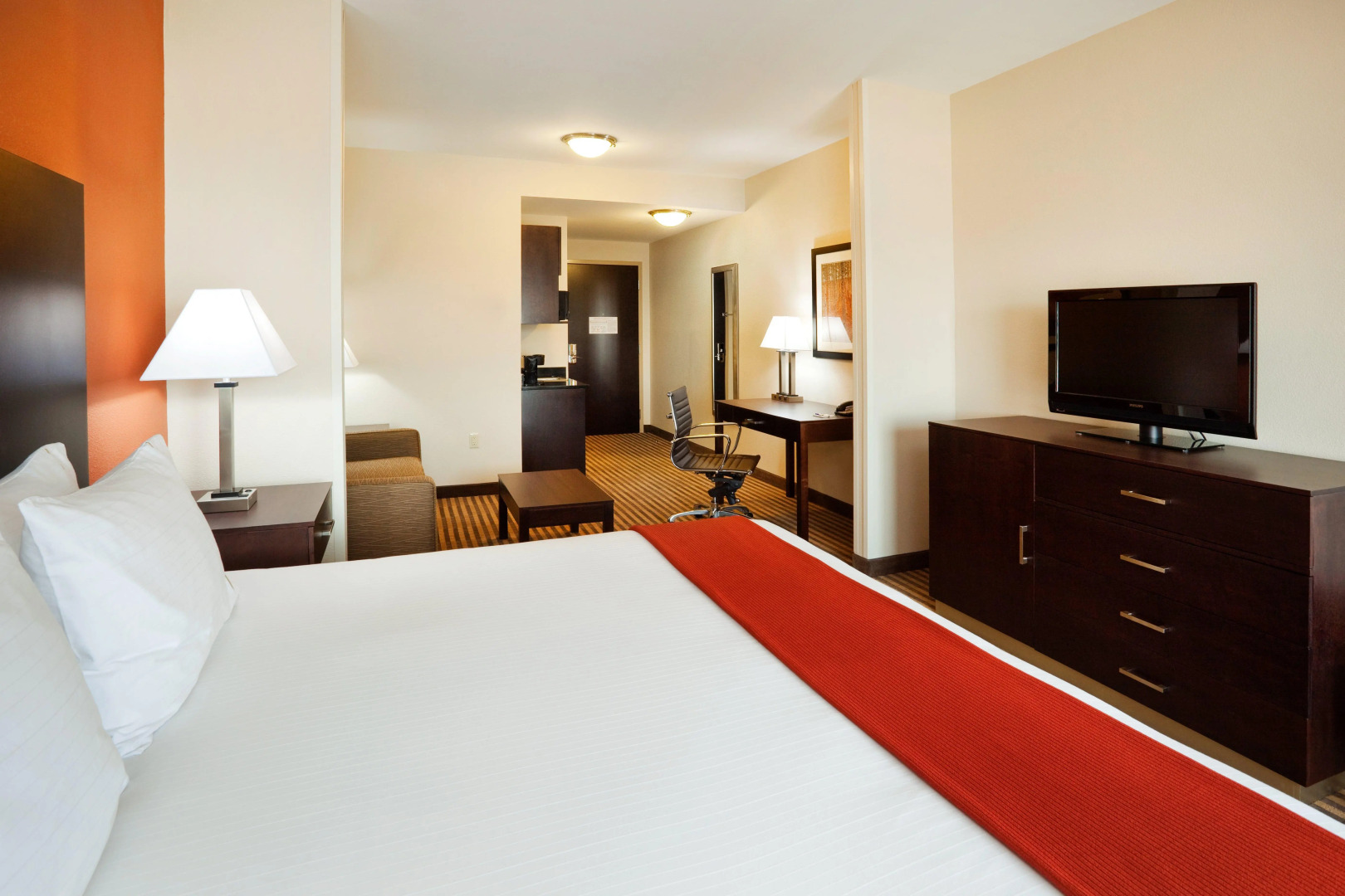 Holiday Inn Express & Suites Charlotte Southeast - Matthews by IHG