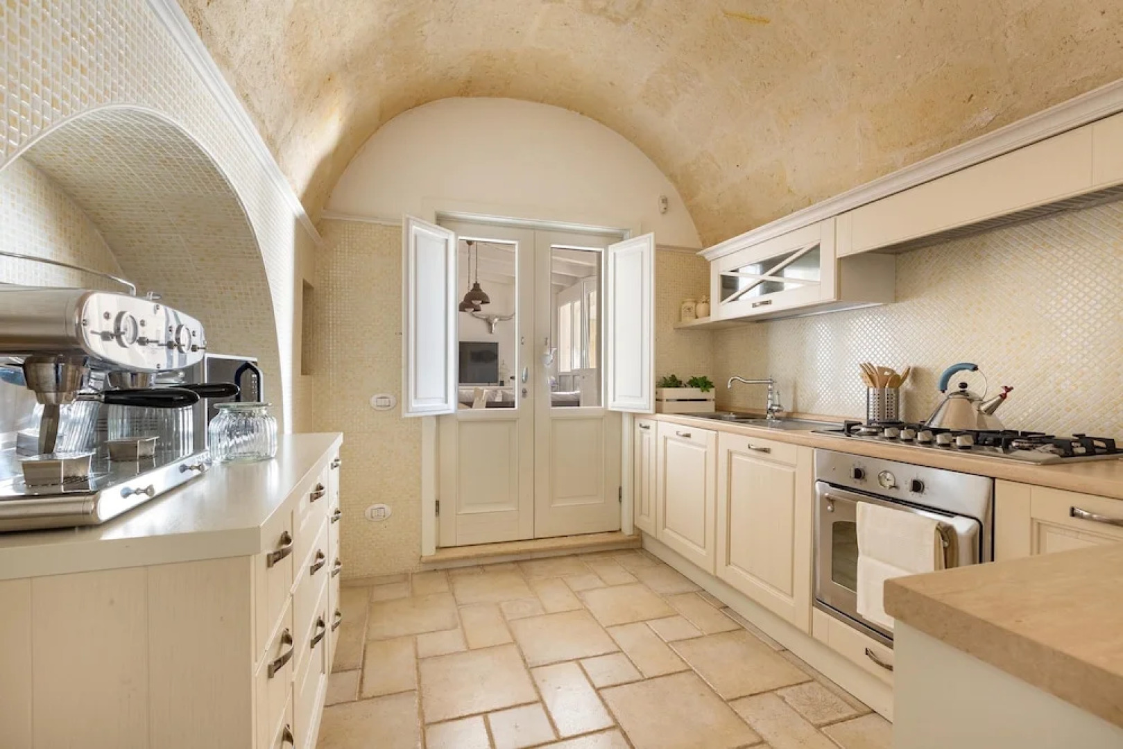 1966 Villa Medici Alla Macchia by Perle di Puglia