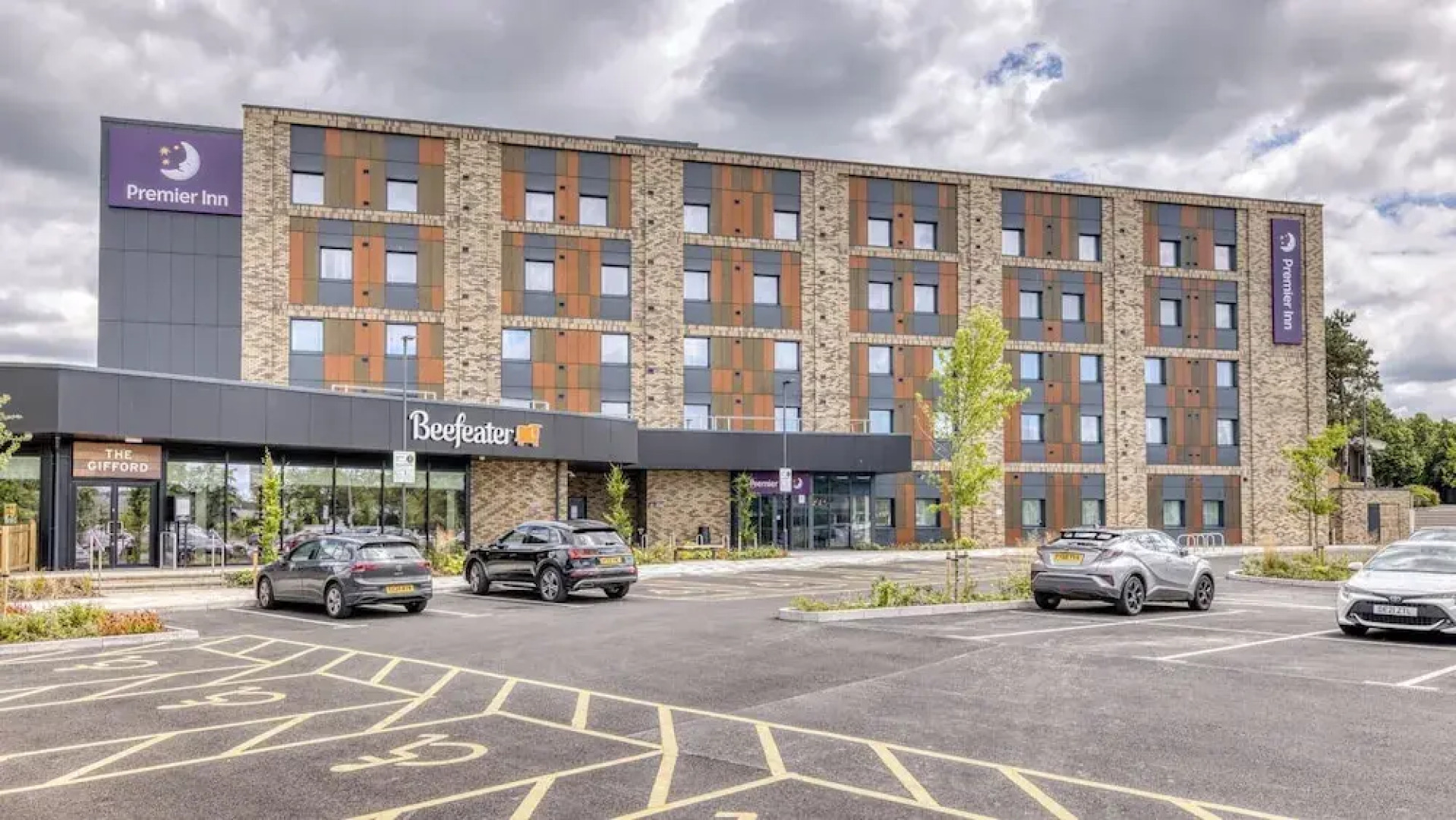 Premier Inn Bristol Parkway - M32