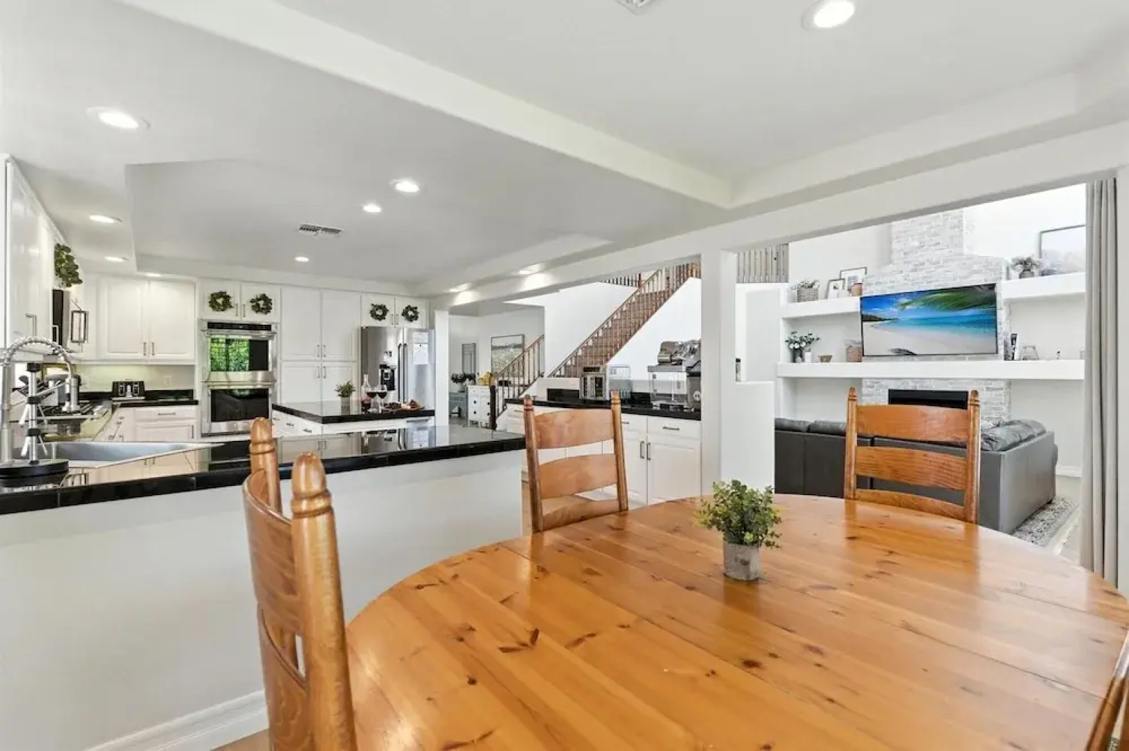 Splash Canyon - Splash Pad & Tons of Games - Gym