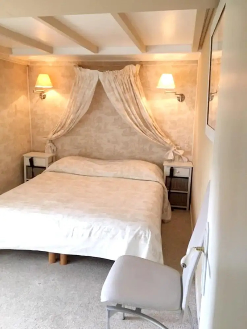 House With 2 Bedrooms in Bayeux, With Shared Pool, Enclosed Garden and Wifi