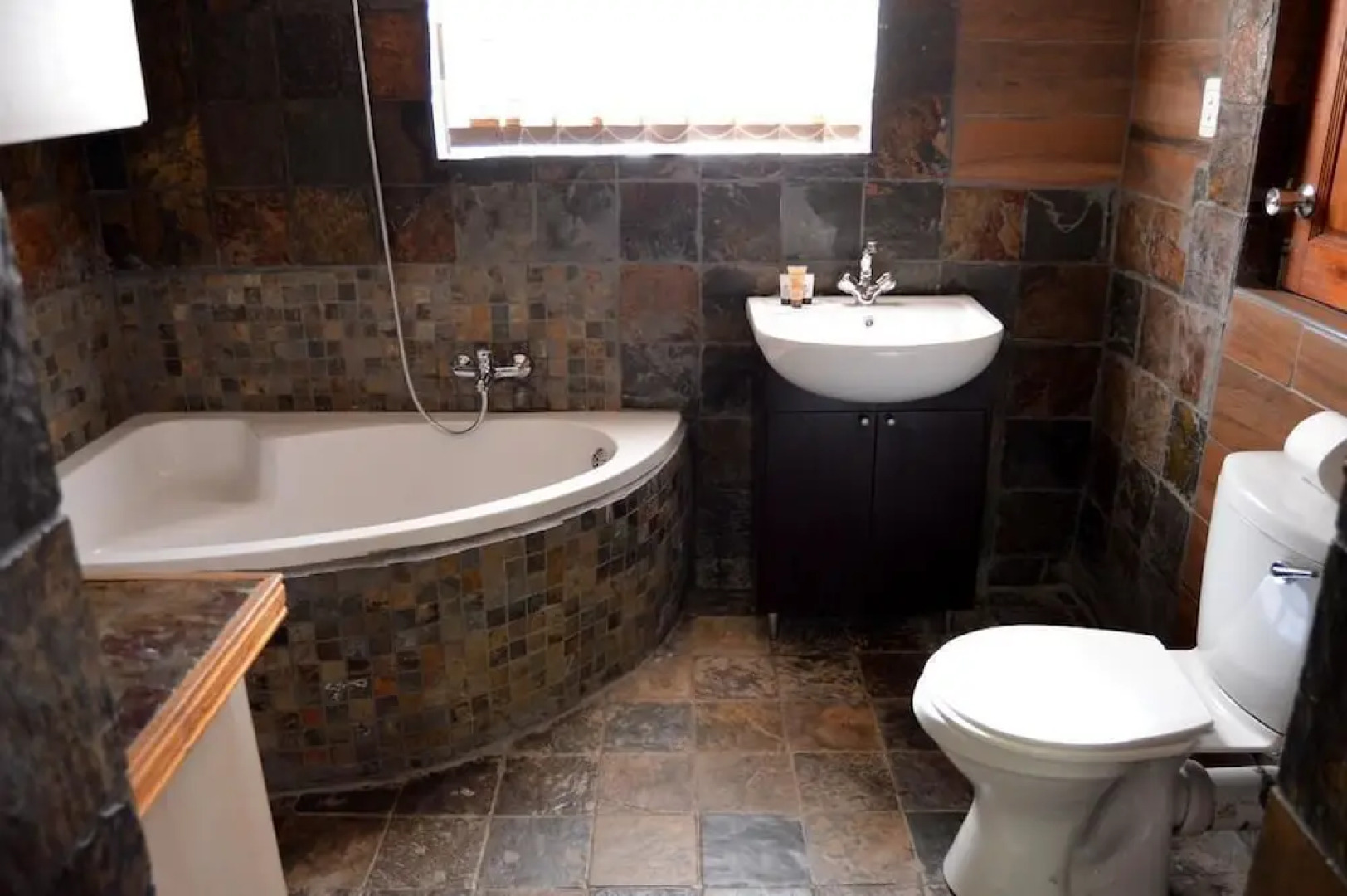 Cliffords Lodge & Spa