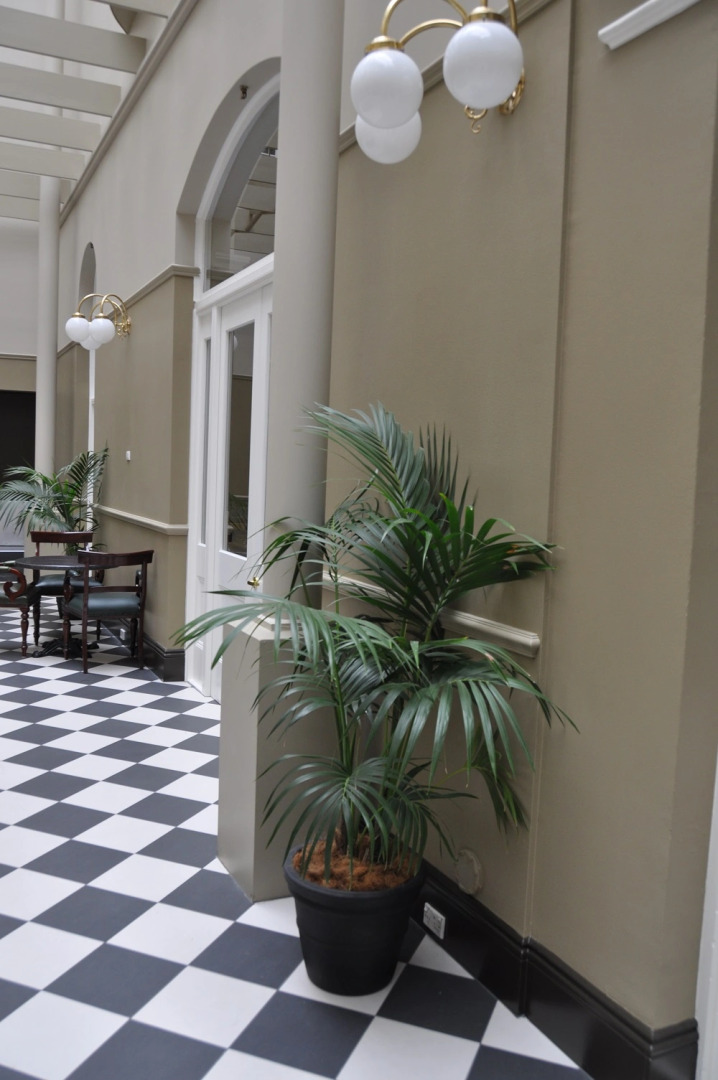 Hadley's Orient Hotel