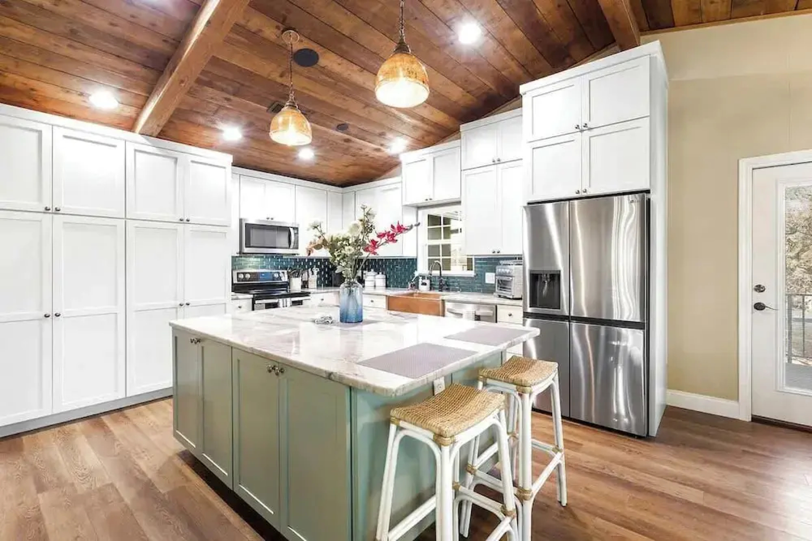 Luxury on Lake LBJ With Hot Tub Firepit & Boat Slip