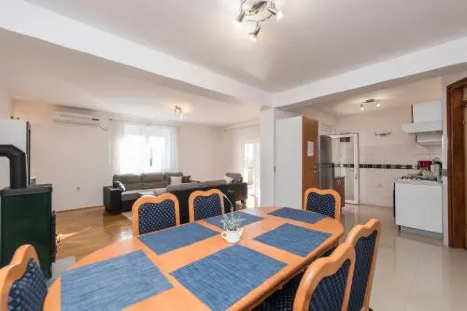 Six-Bedroom Holiday Home in Bibinje