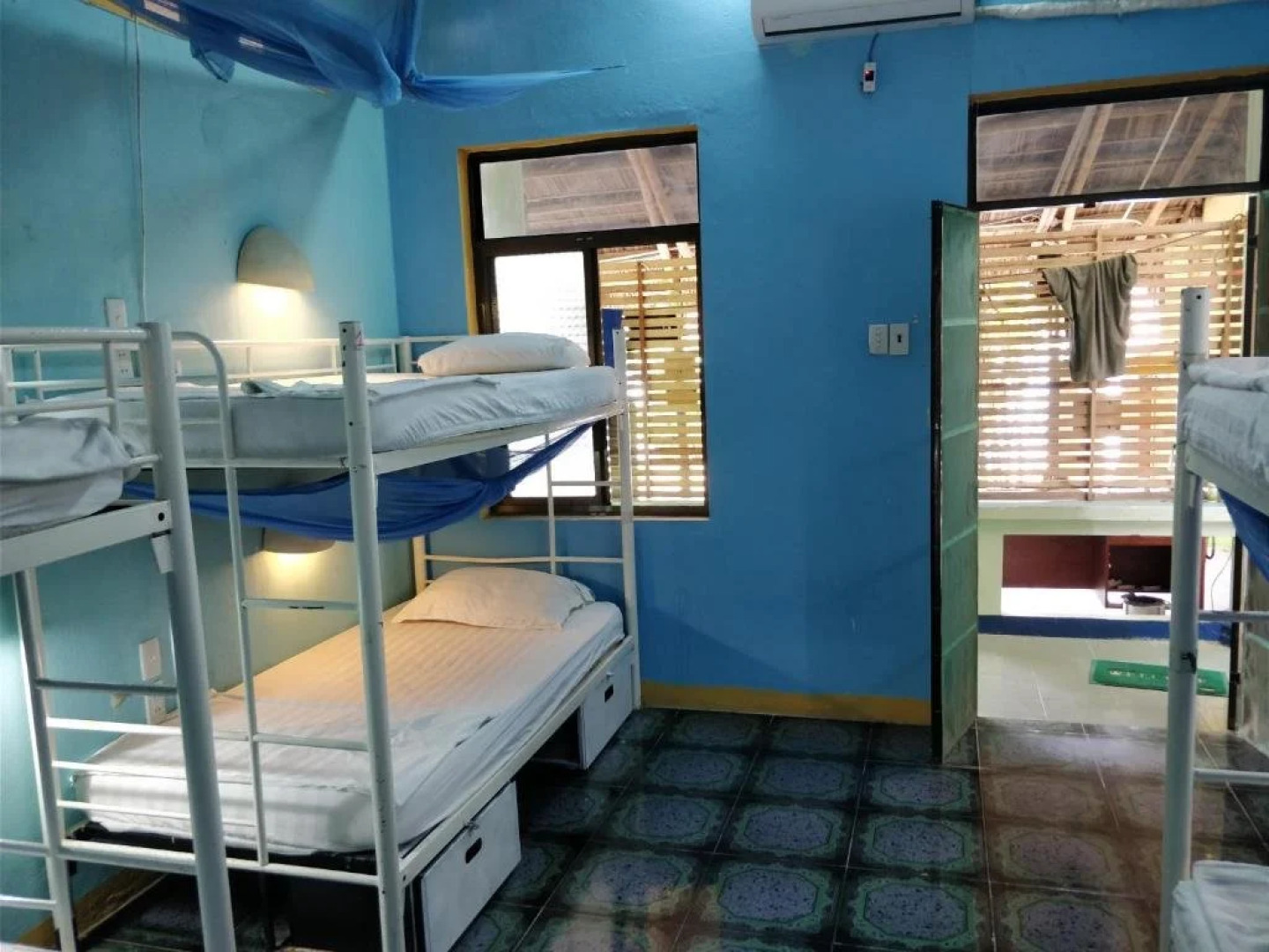 Big Tree Backpackers And Bistro