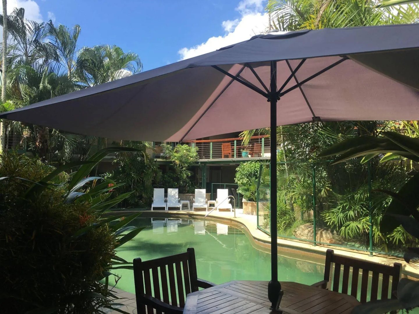 Bay Village Tropical Retreat & Apartments