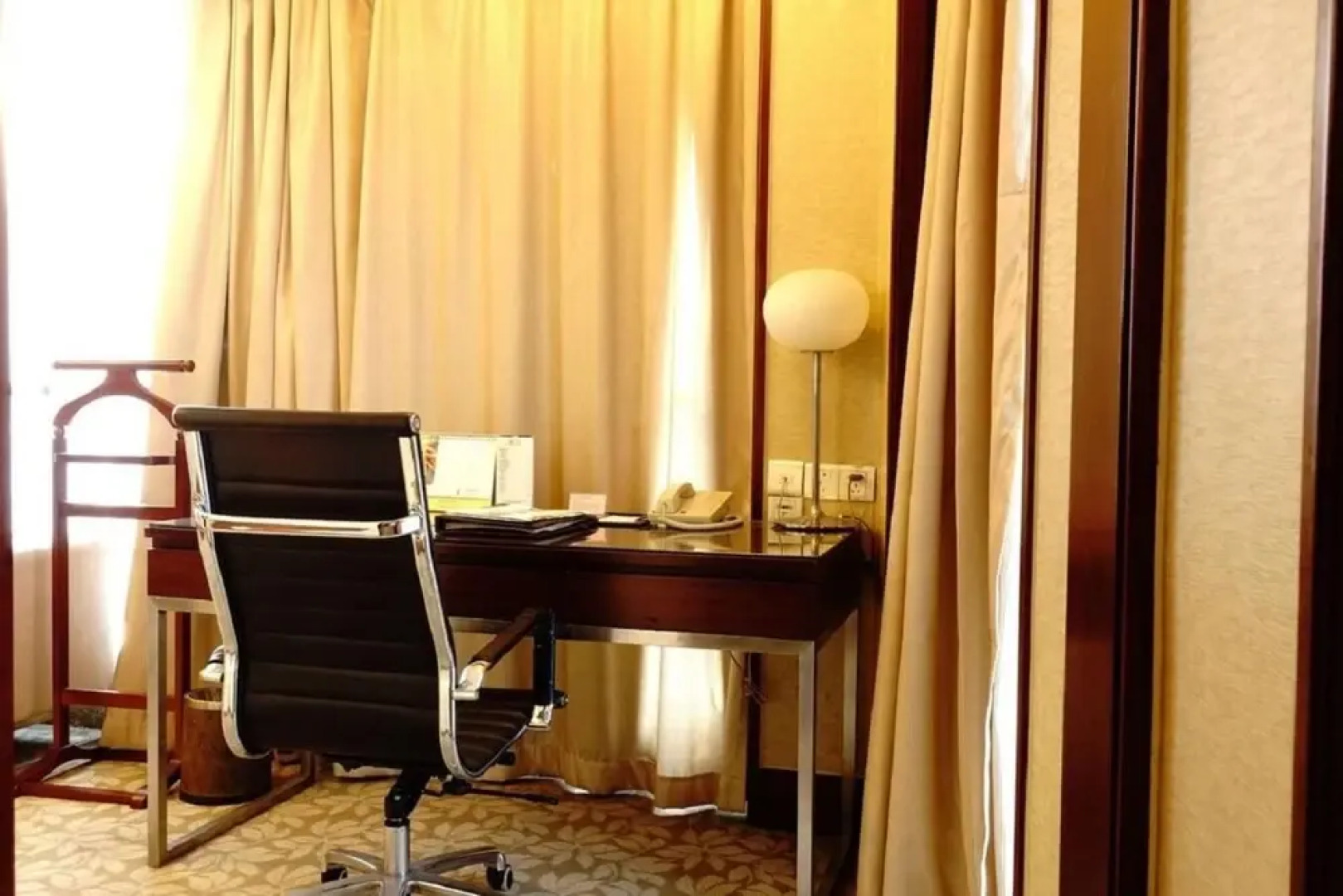 Jiaxing Leeden Hotel