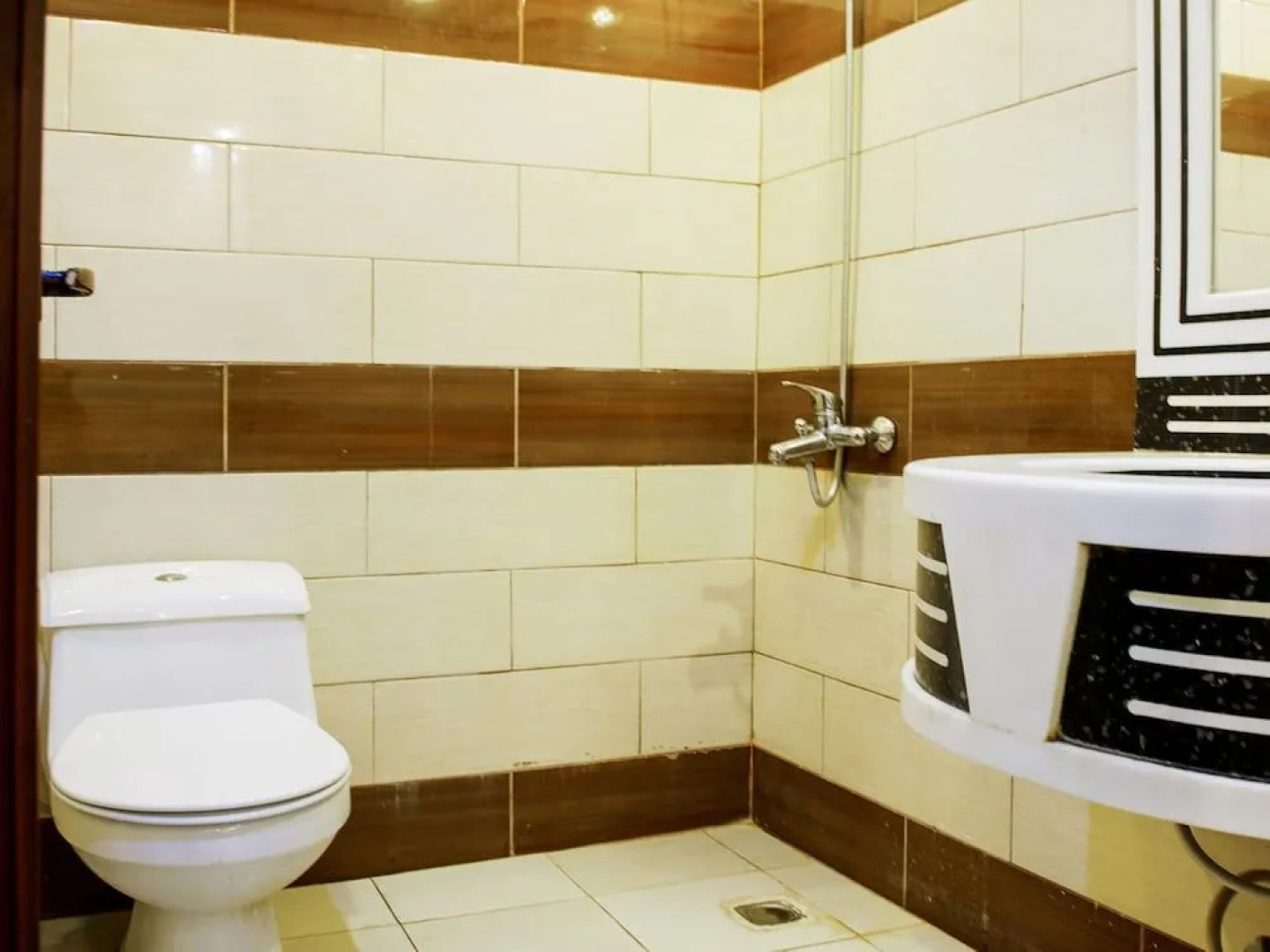 OYO 488 Nomas Plaza Of Housing Units