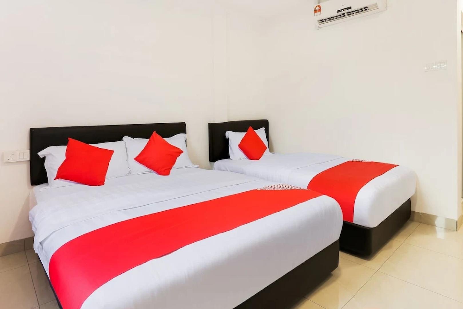 Super OYO 89495 Rich Hotel