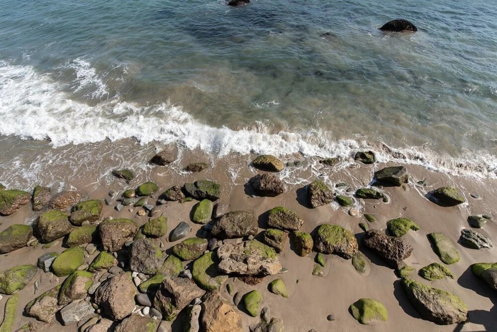 Oceanfront Malibu Beach House 1 bdr 4 Sleeps