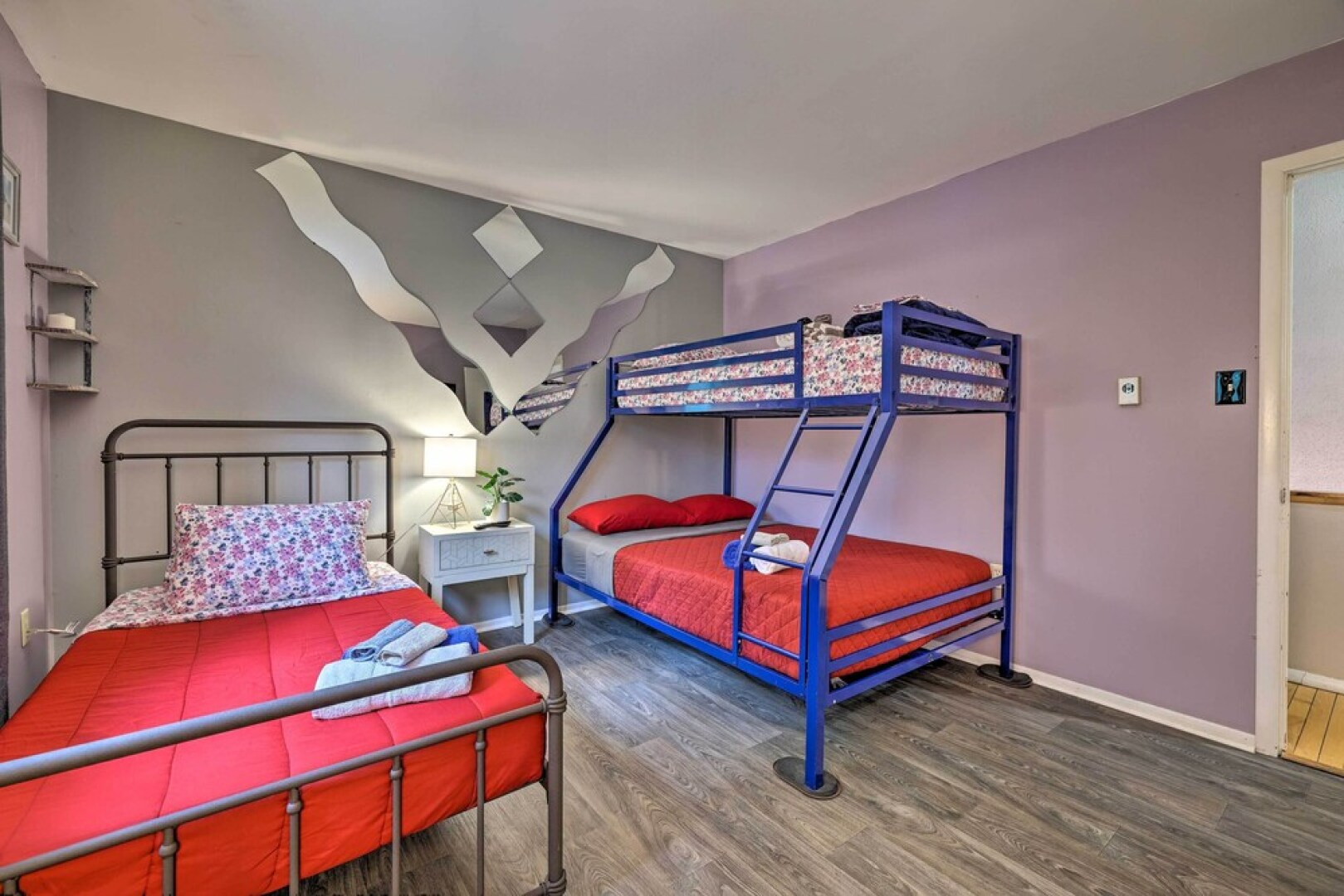 Pocono Mtn Retreat w/ Hot Tub < 11 Mi to Camelback