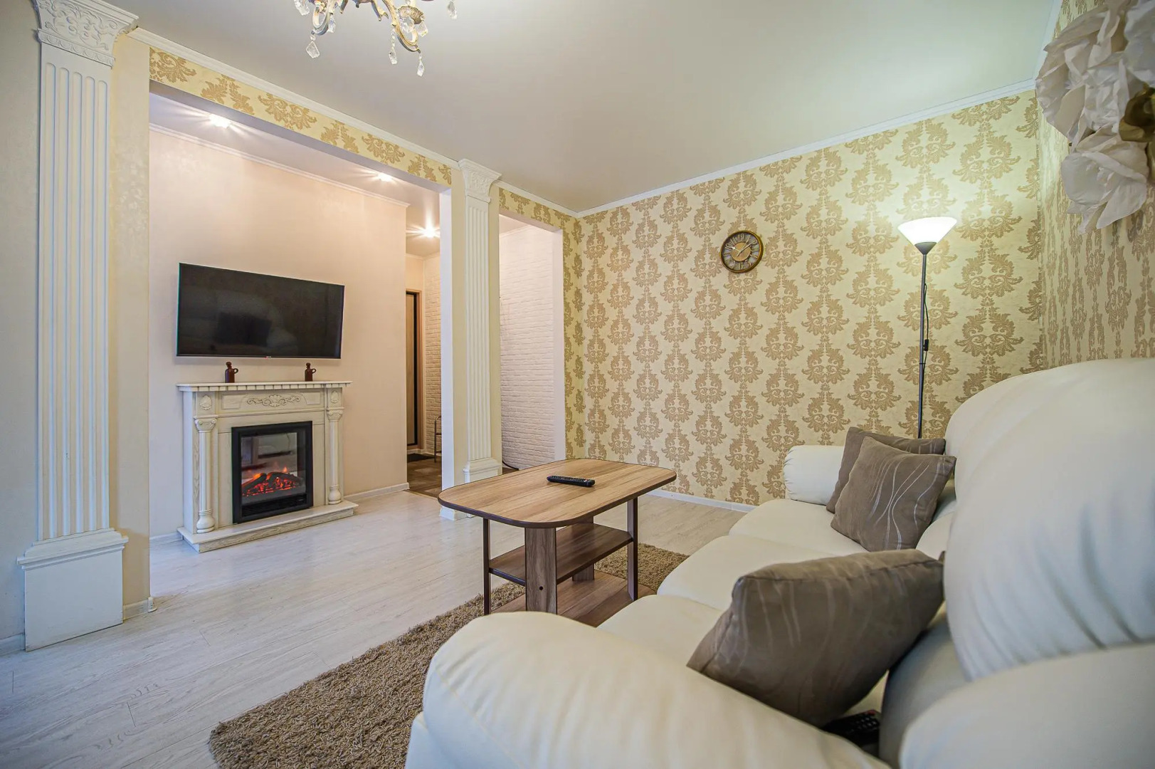 Пять Звезд на улице Труда