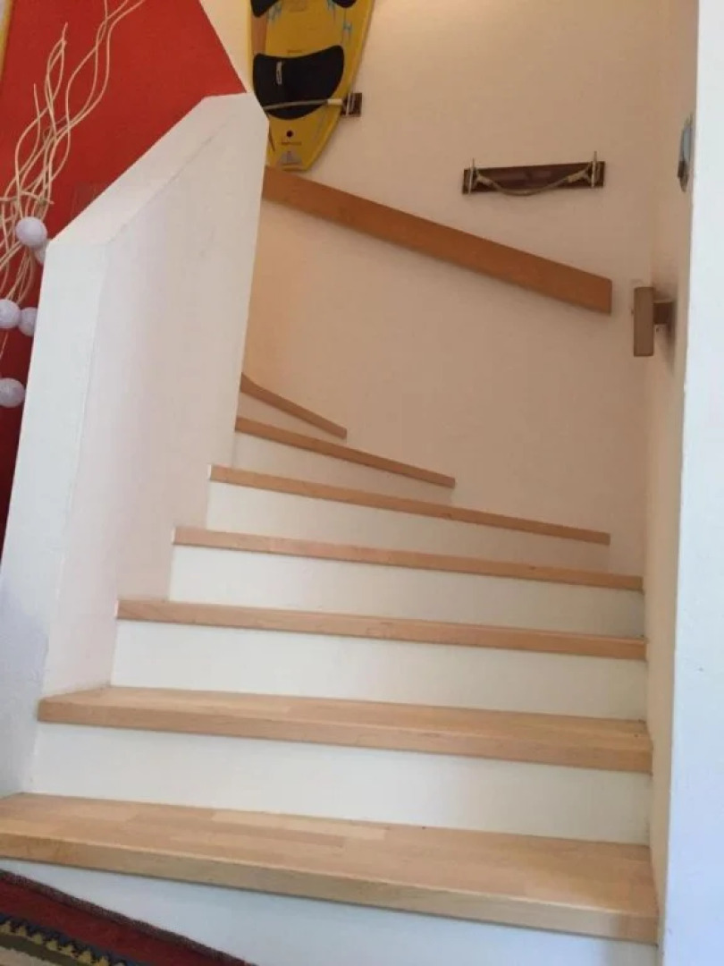 Haus mit Badeteich und Blick zum See