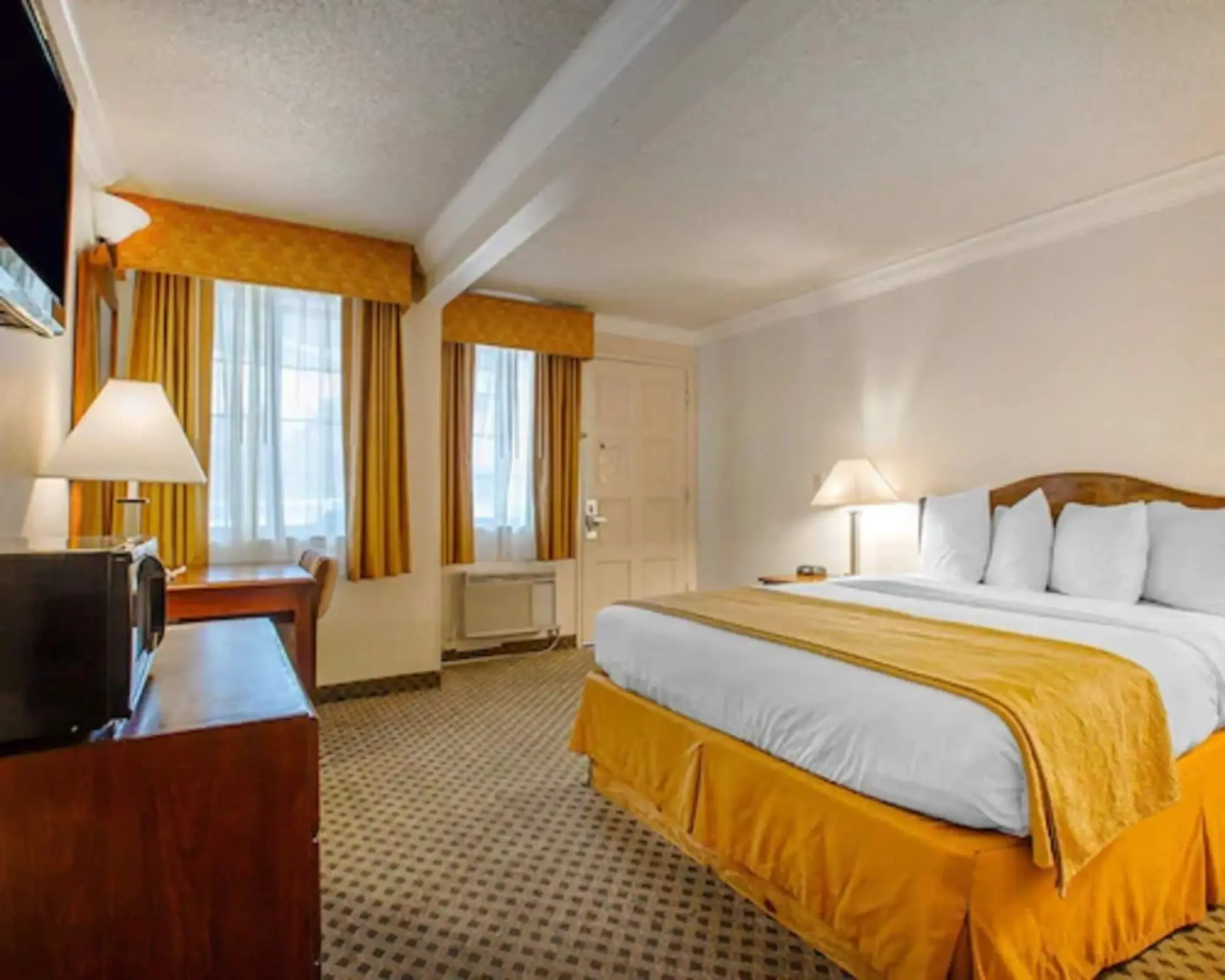 Arbor Inn Monterey