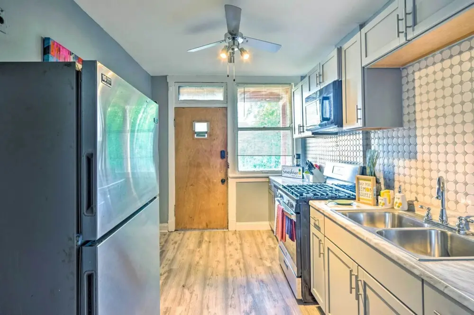Historic Oak Park Apartment ~ 8 Mi to Downtown
