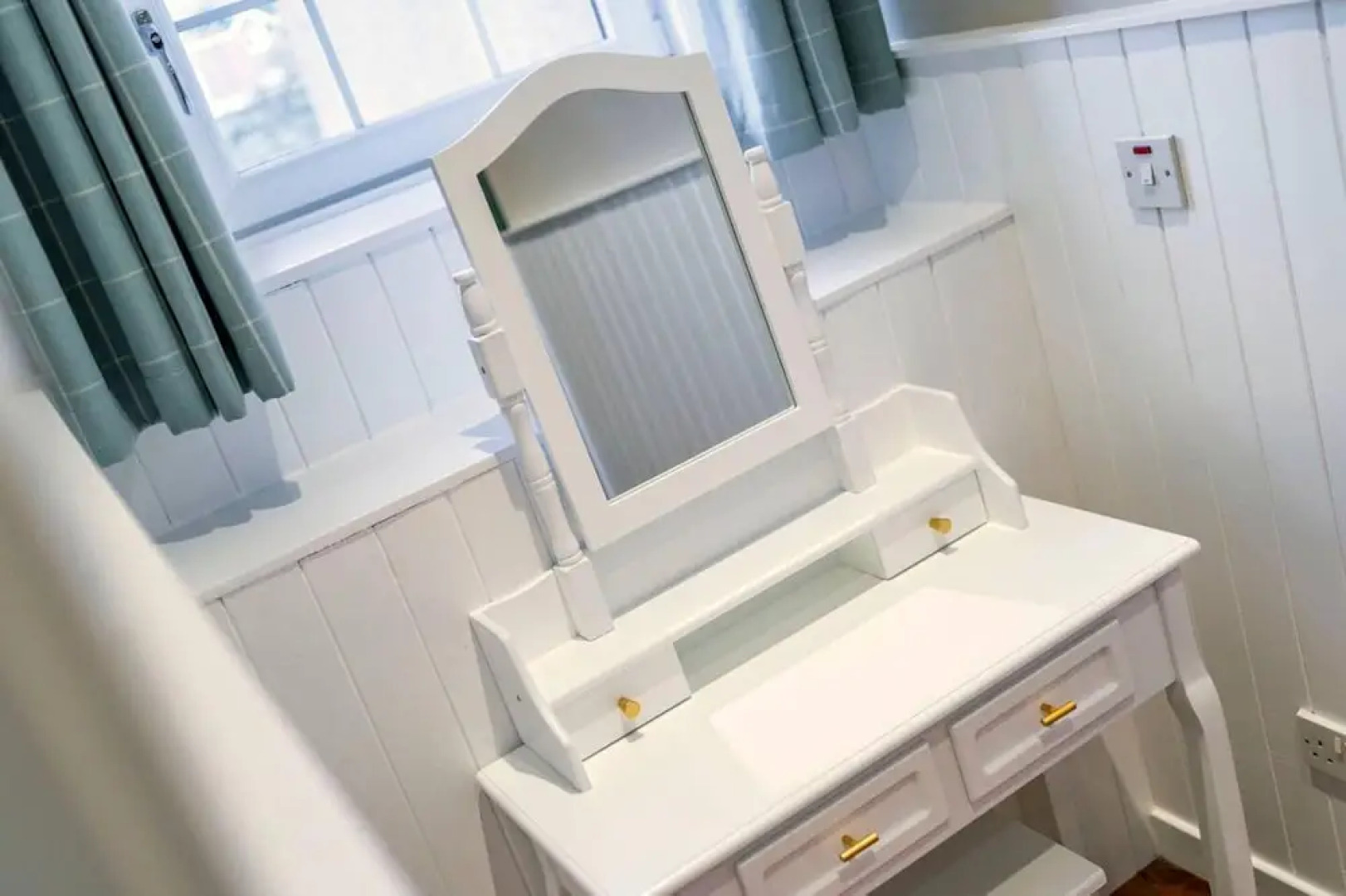 One Shore - Stylish Town House