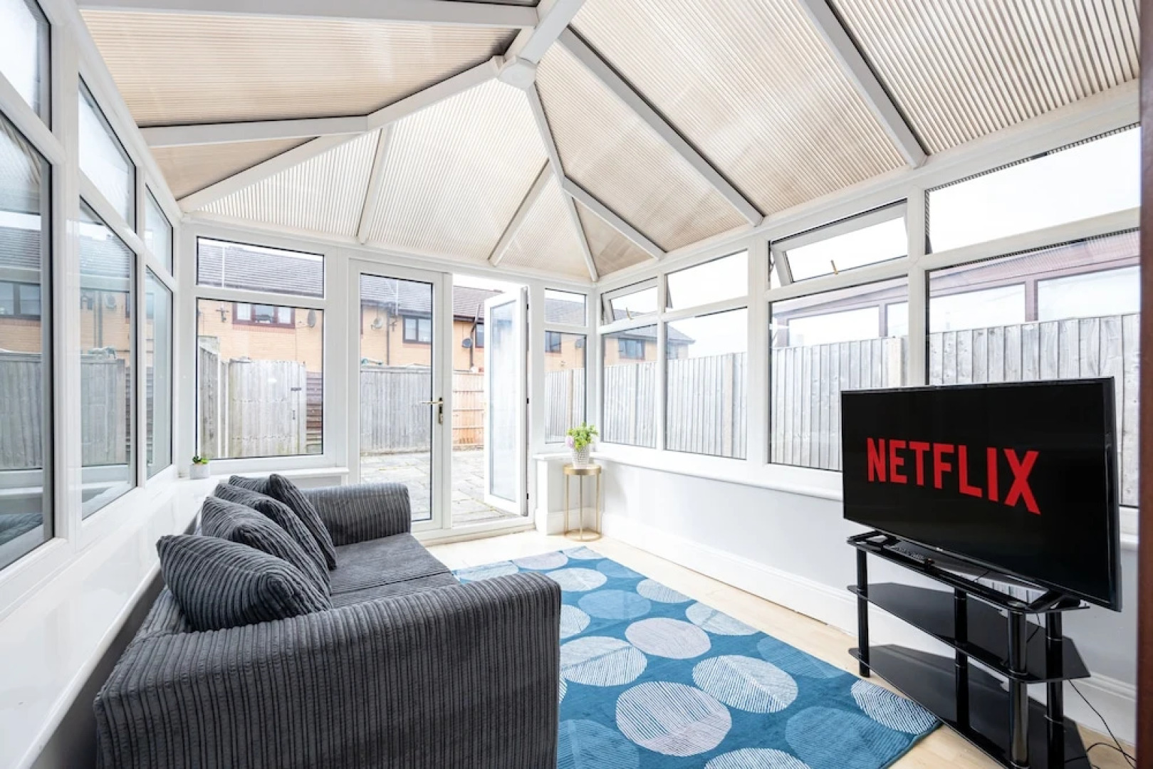 Captivating 3-bed House in Blackburn